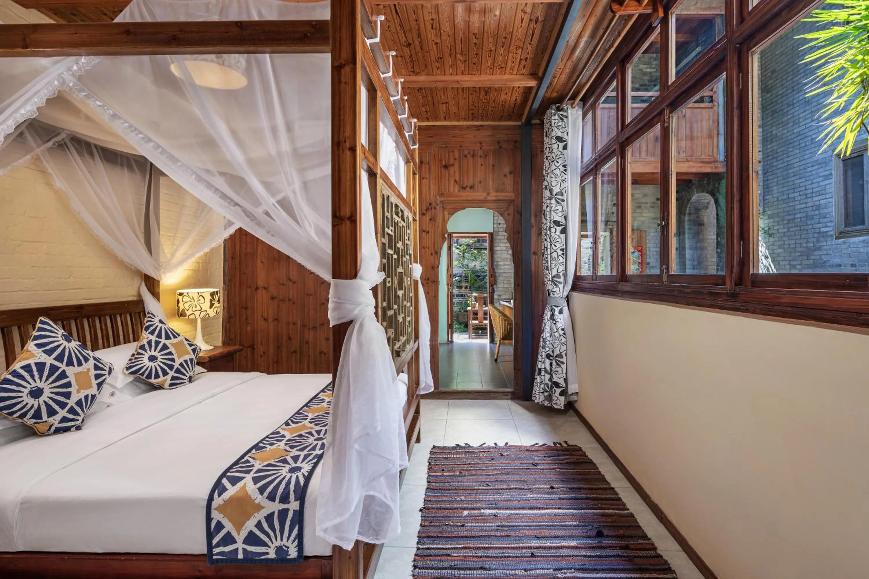 Photo of the whole room, Bed in Yangshuo Secret Garden