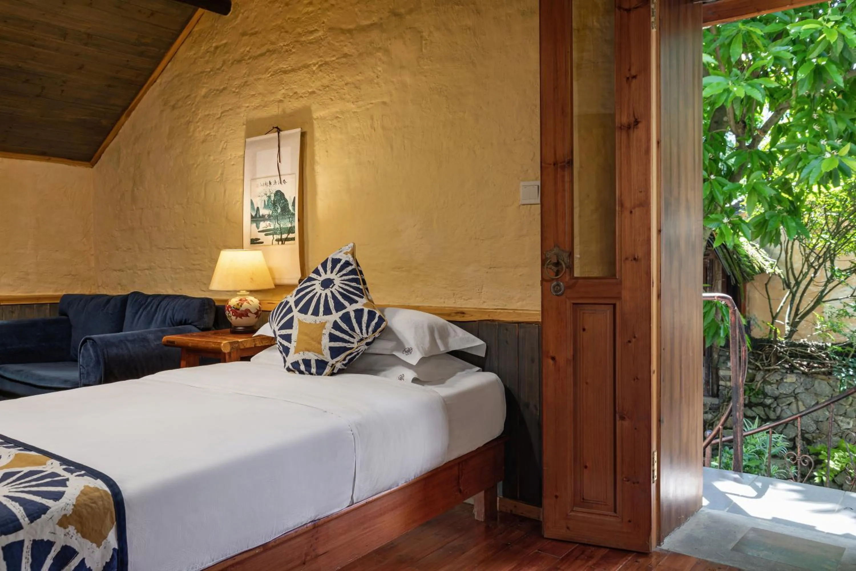 Bedroom, Bed in Yangshuo Secret Garden