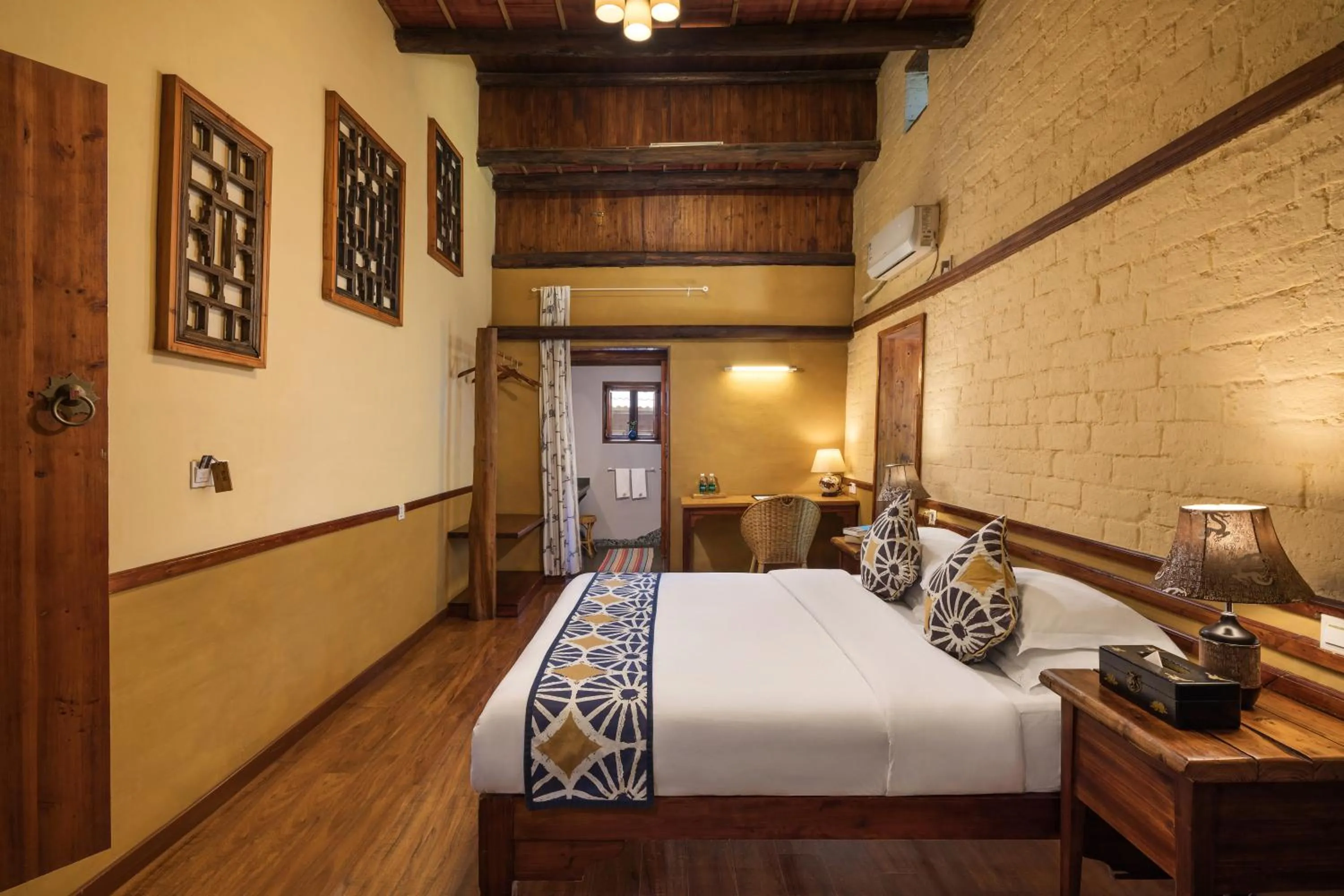 Photo of the whole room, Bed in Yangshuo Secret Garden