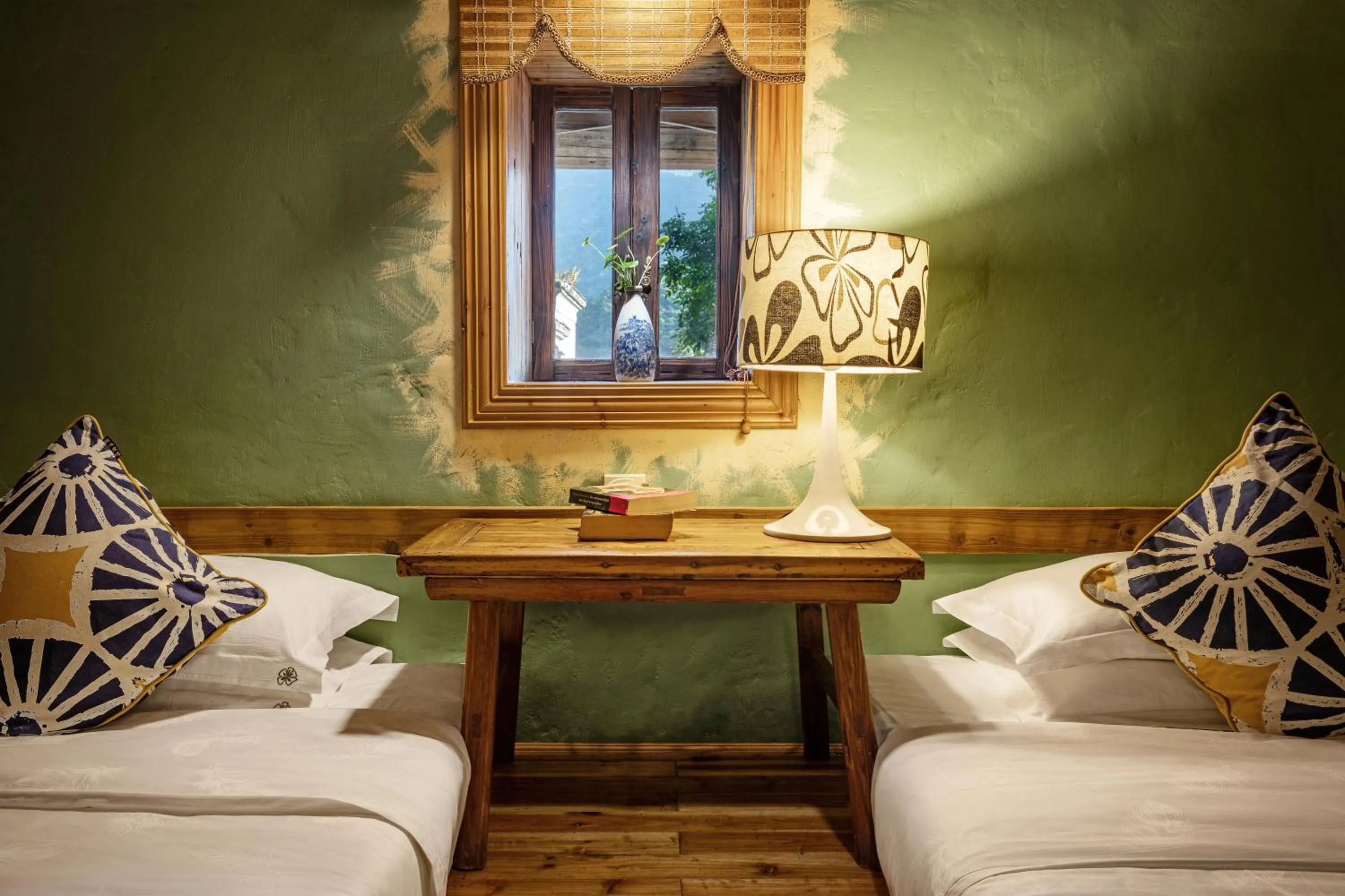 Bedroom, Bed in Yangshuo Secret Garden