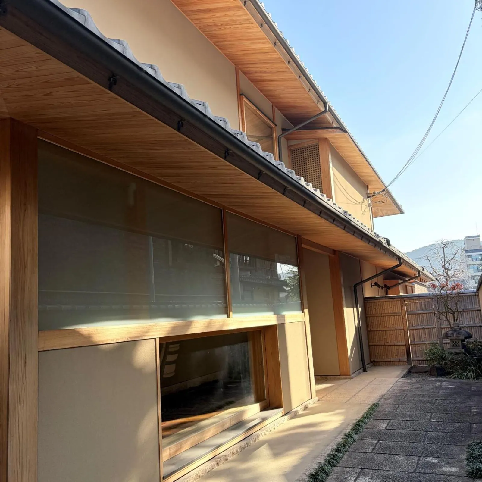 Property building in Maru Izumiyacho