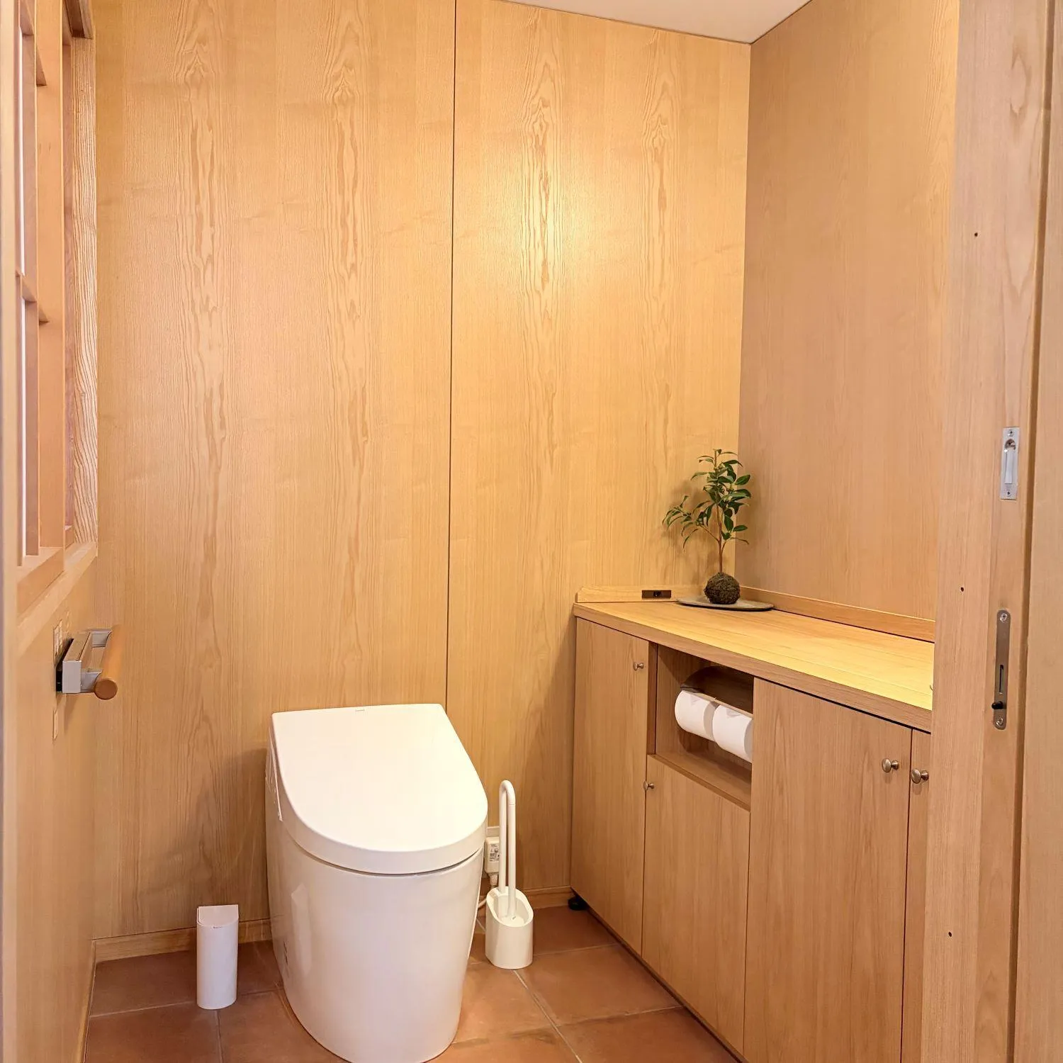 Toilet in Maru Izumiyacho