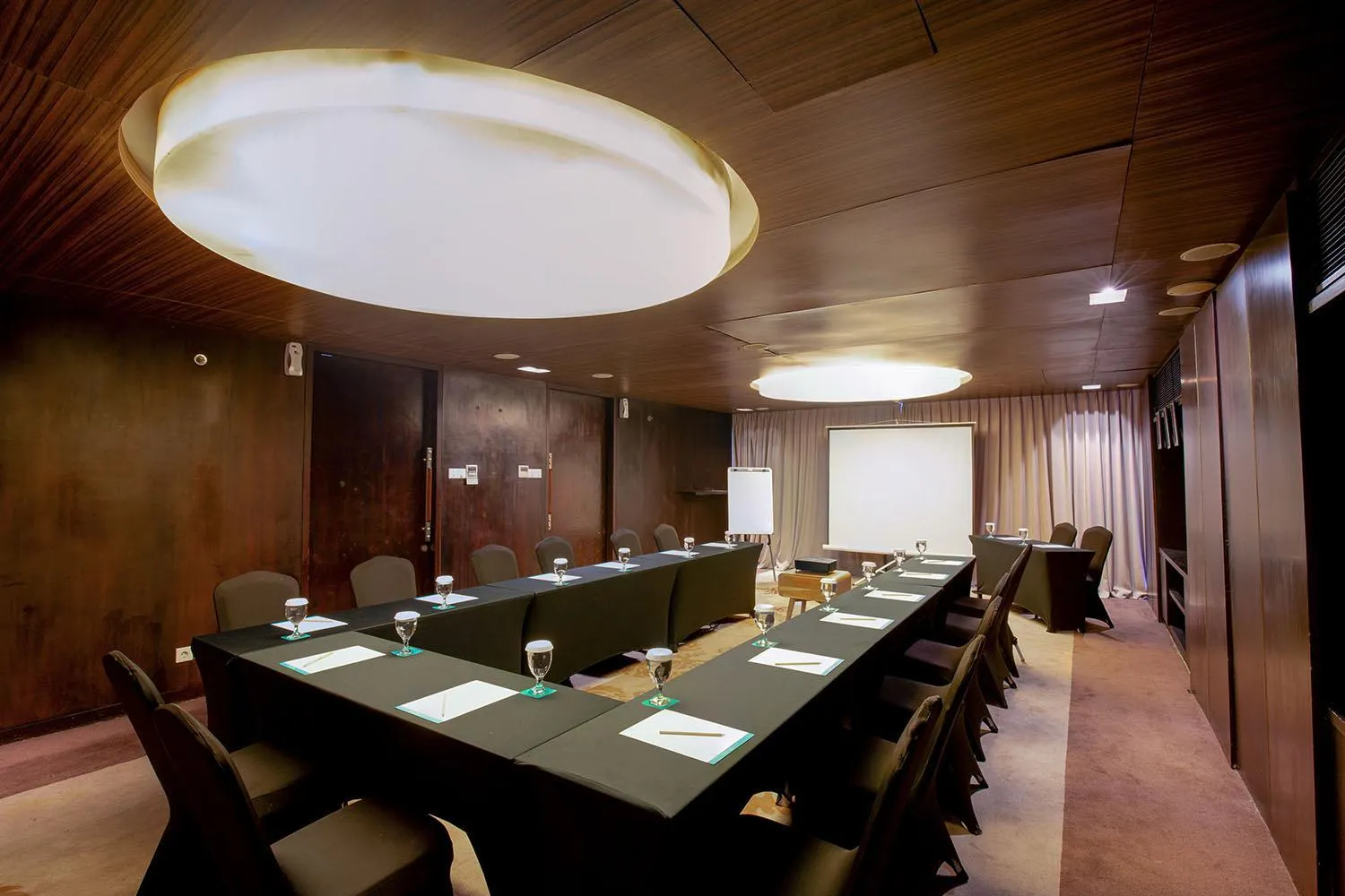 Meeting/conference room in THE 1O1 Bali Fontana Seminyak