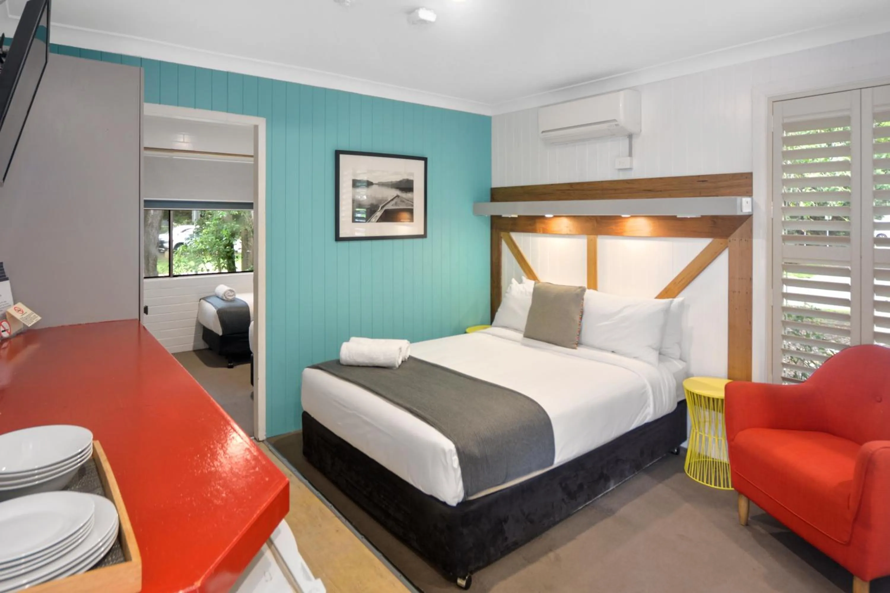 Bed in Pleasant Way River Lodge