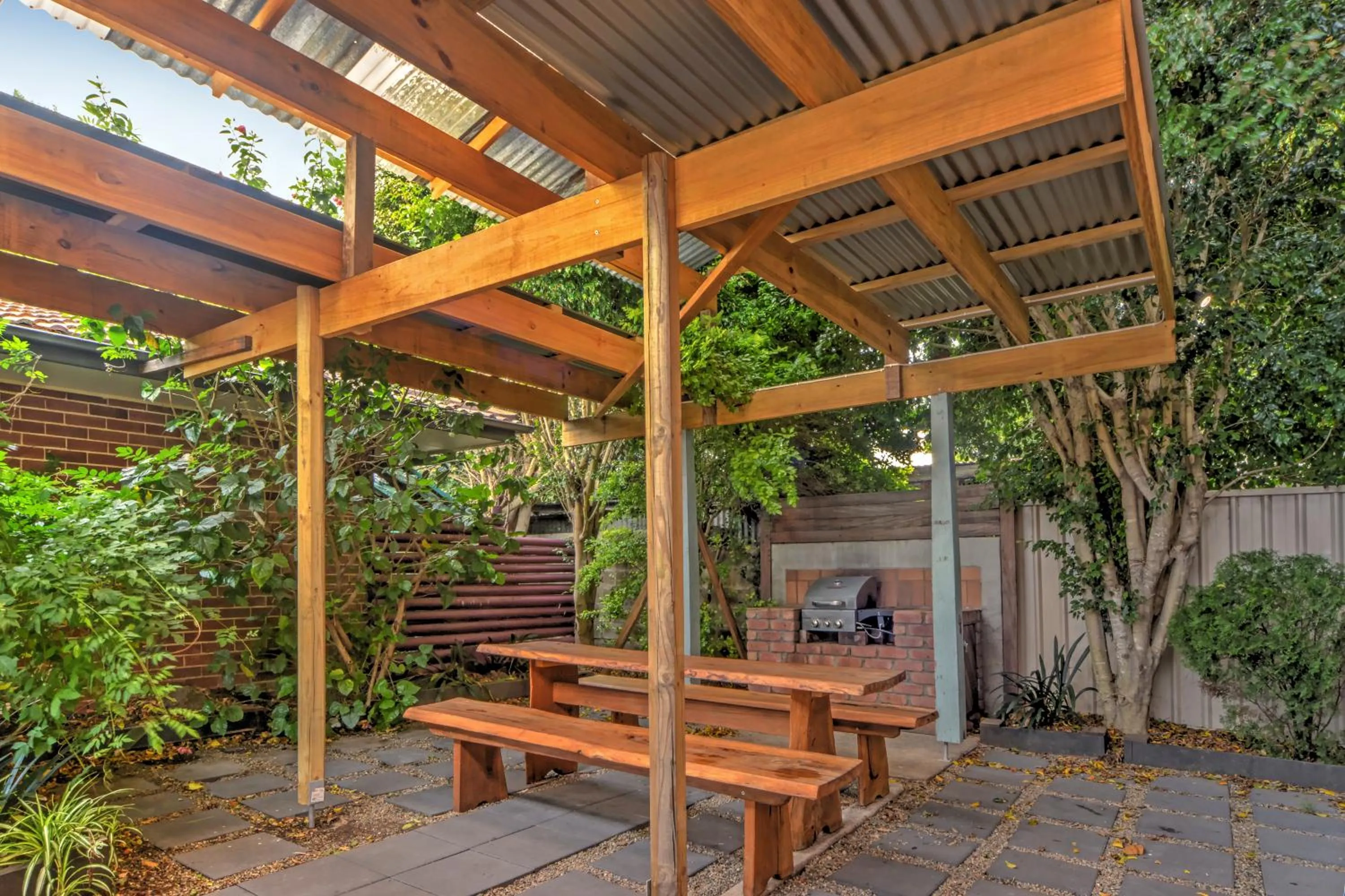 BBQ facilities in Pleasant Way River Lodge
