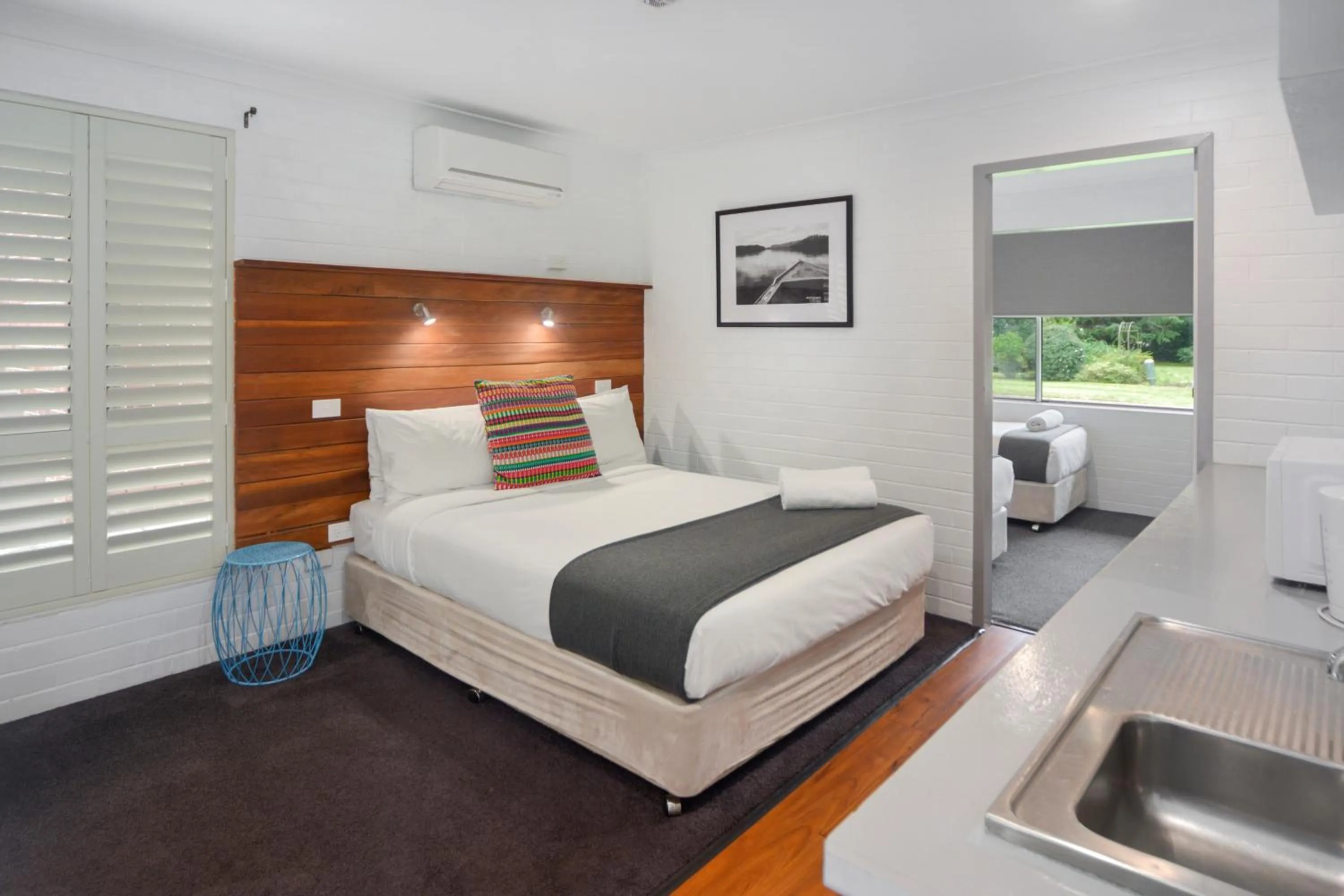 Bed in Pleasant Way River Lodge