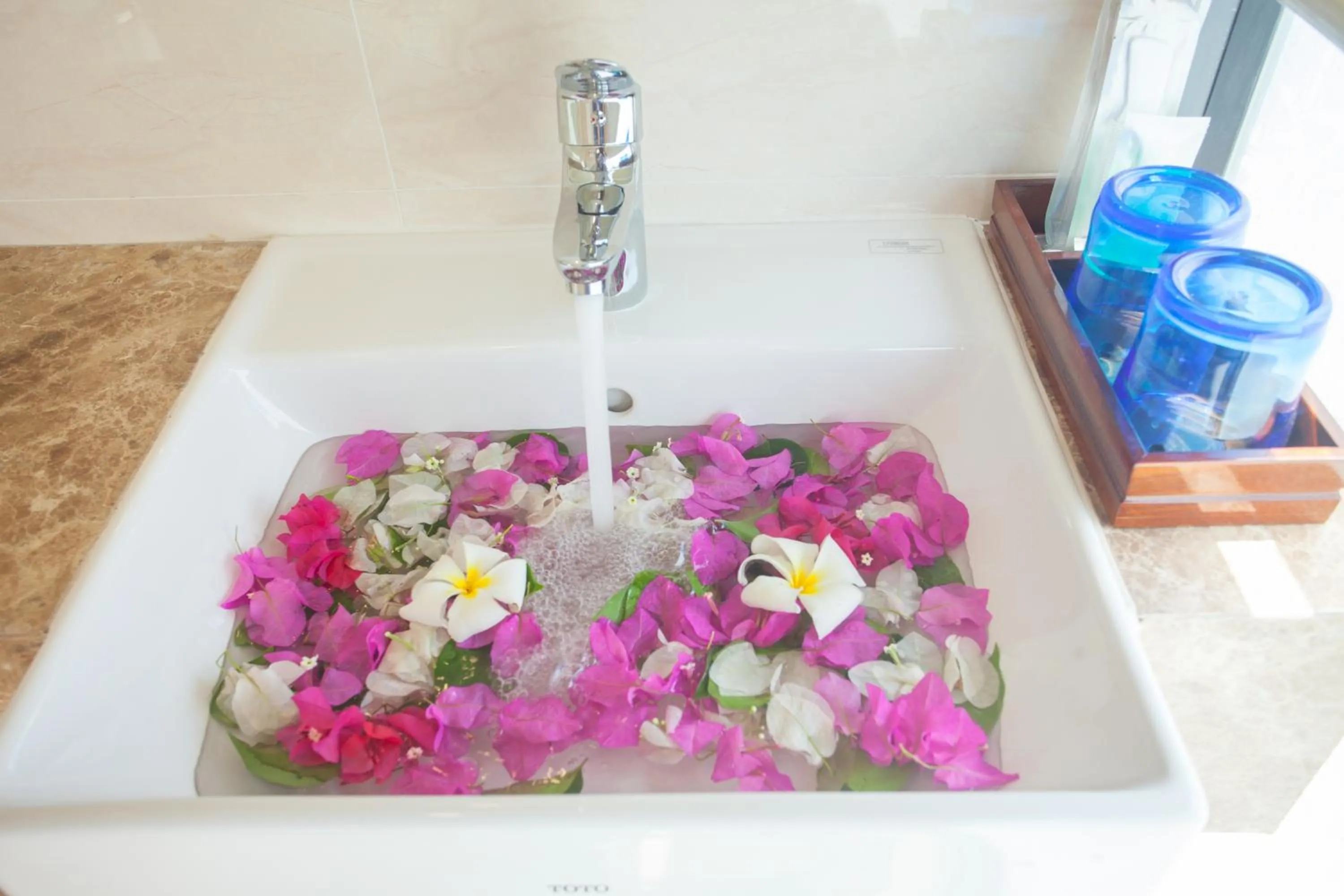 Toilet in Ecstasy Hotel