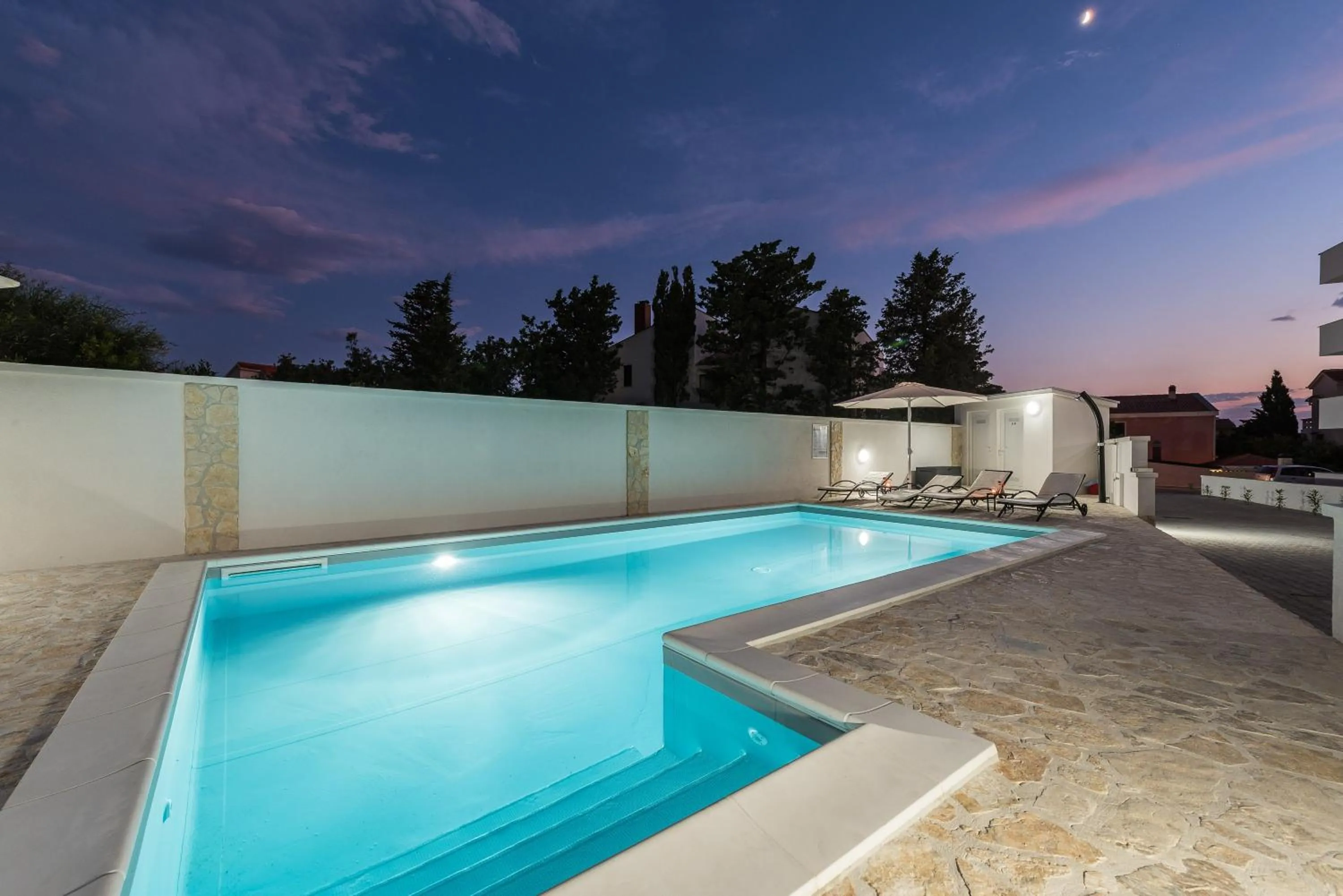 Villa Star 6 luxury apartment with a pool