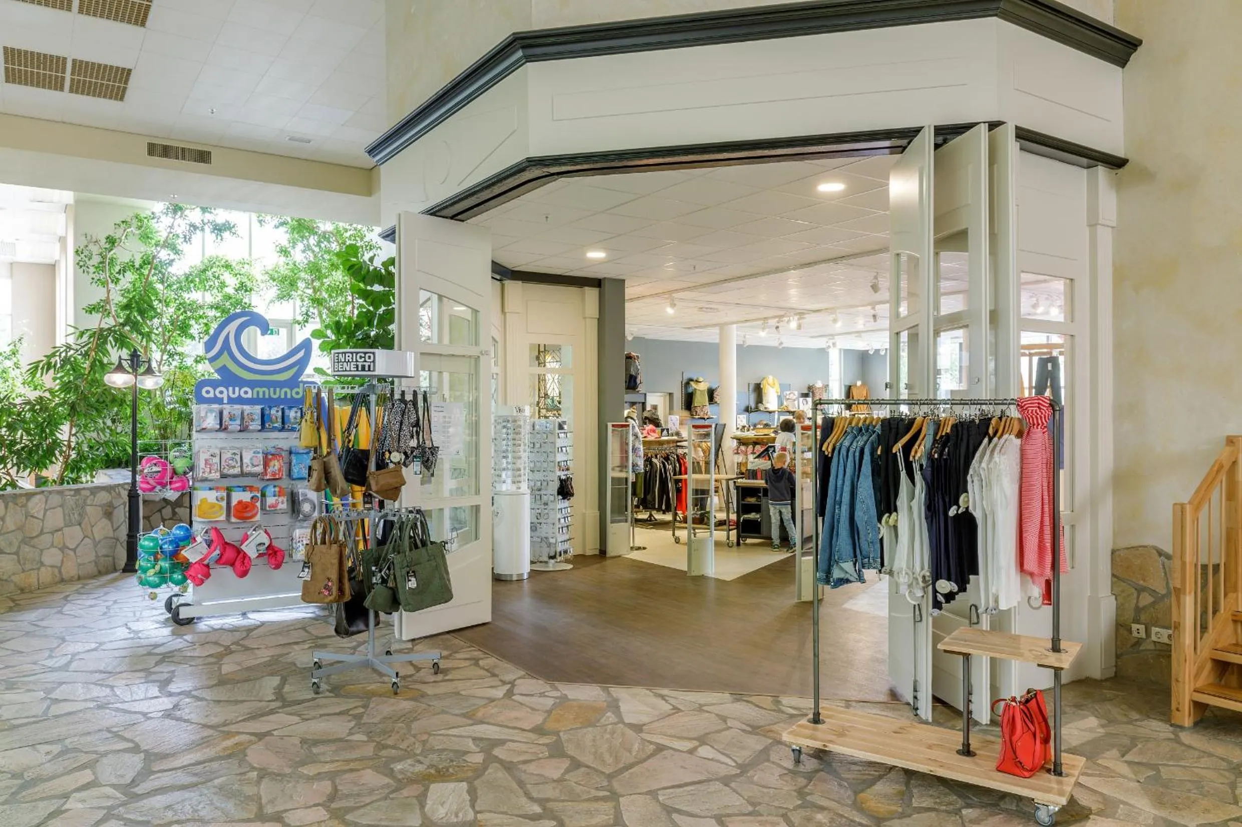 On-site shops in Hotel Hochsauerland by Center Parcs