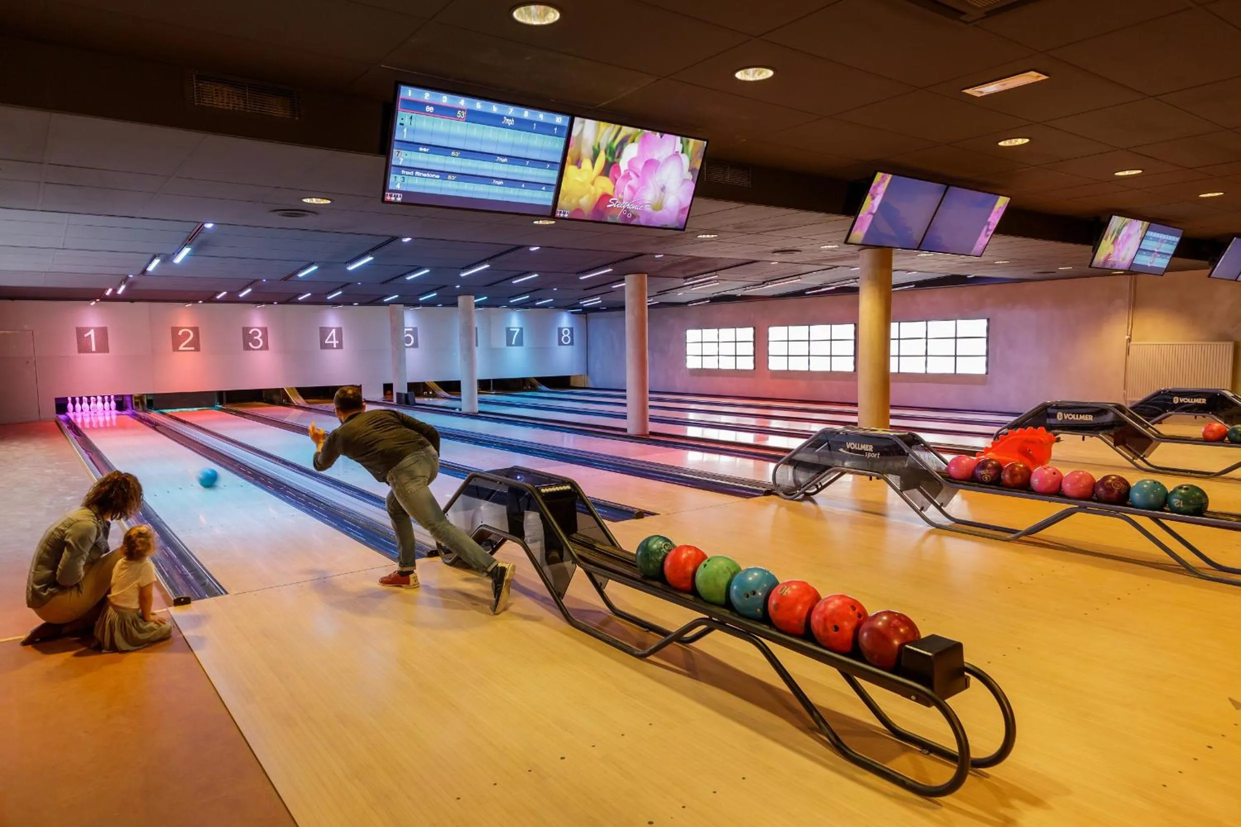 Bowling in Hotel Hochsauerland by Center Parcs