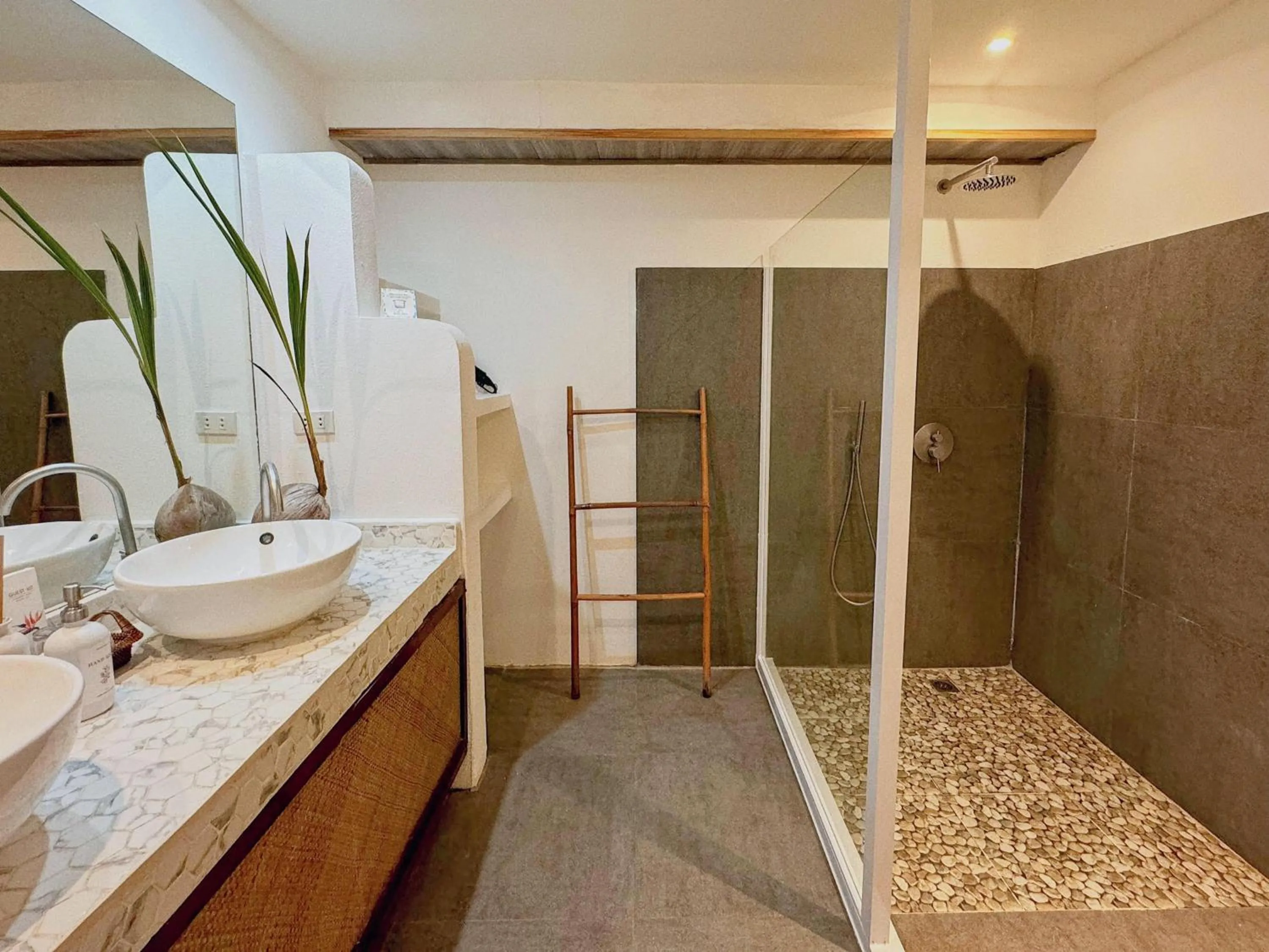 Shower in El Nido Moringa Resort