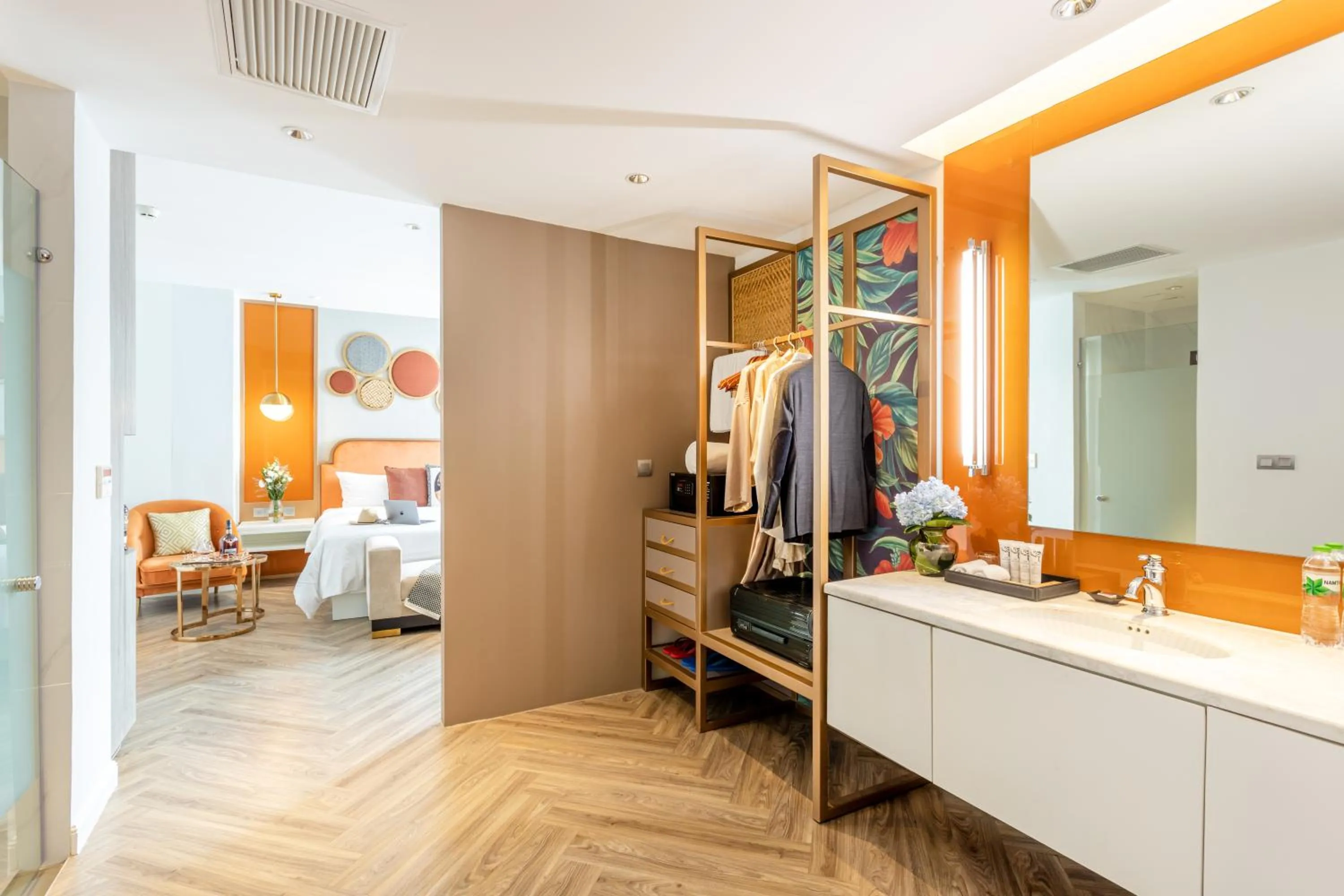 wardrobe, Bed in La Seine Boutique Hotel