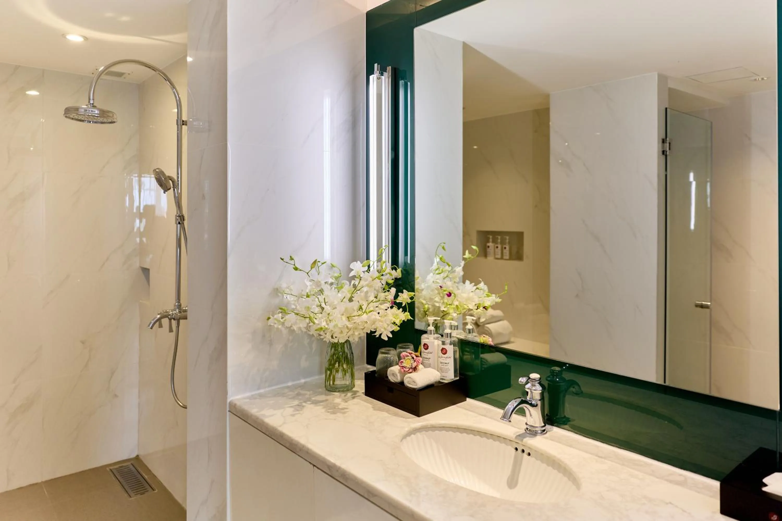 Bathroom in La Seine Boutique Hotel