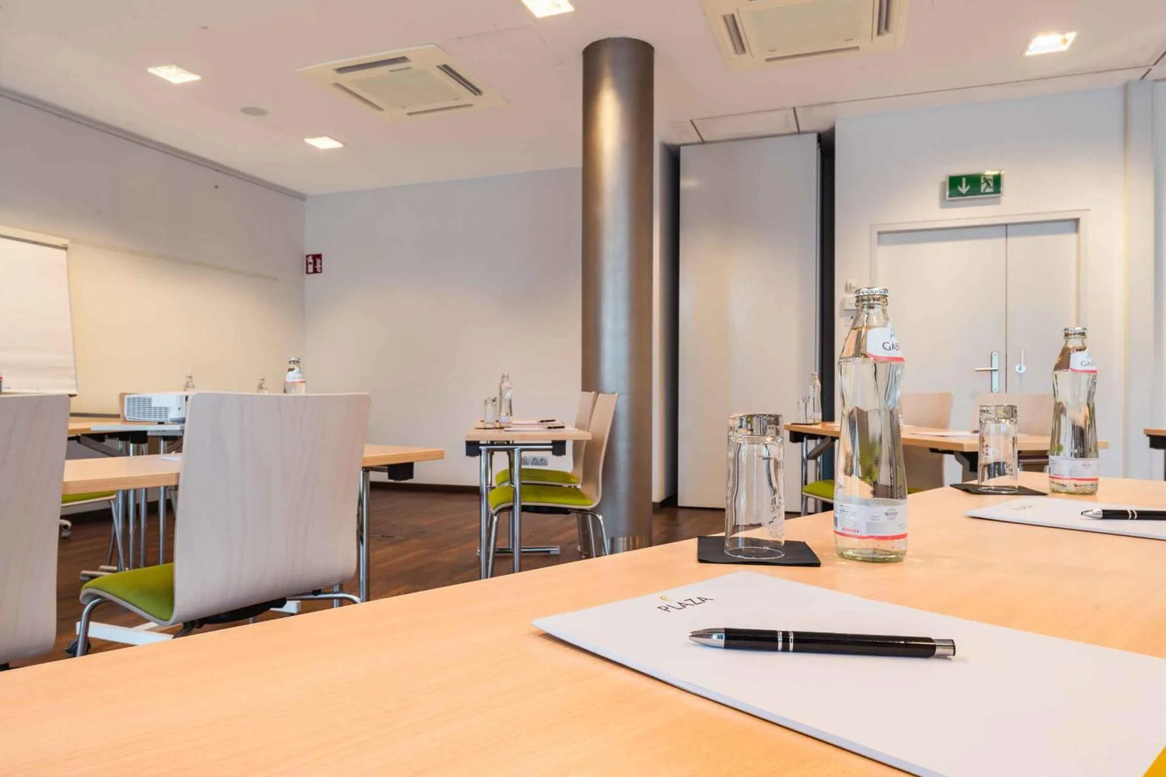 Meeting/conference room, Restaurant/Places to Eat in Roomz Graz
