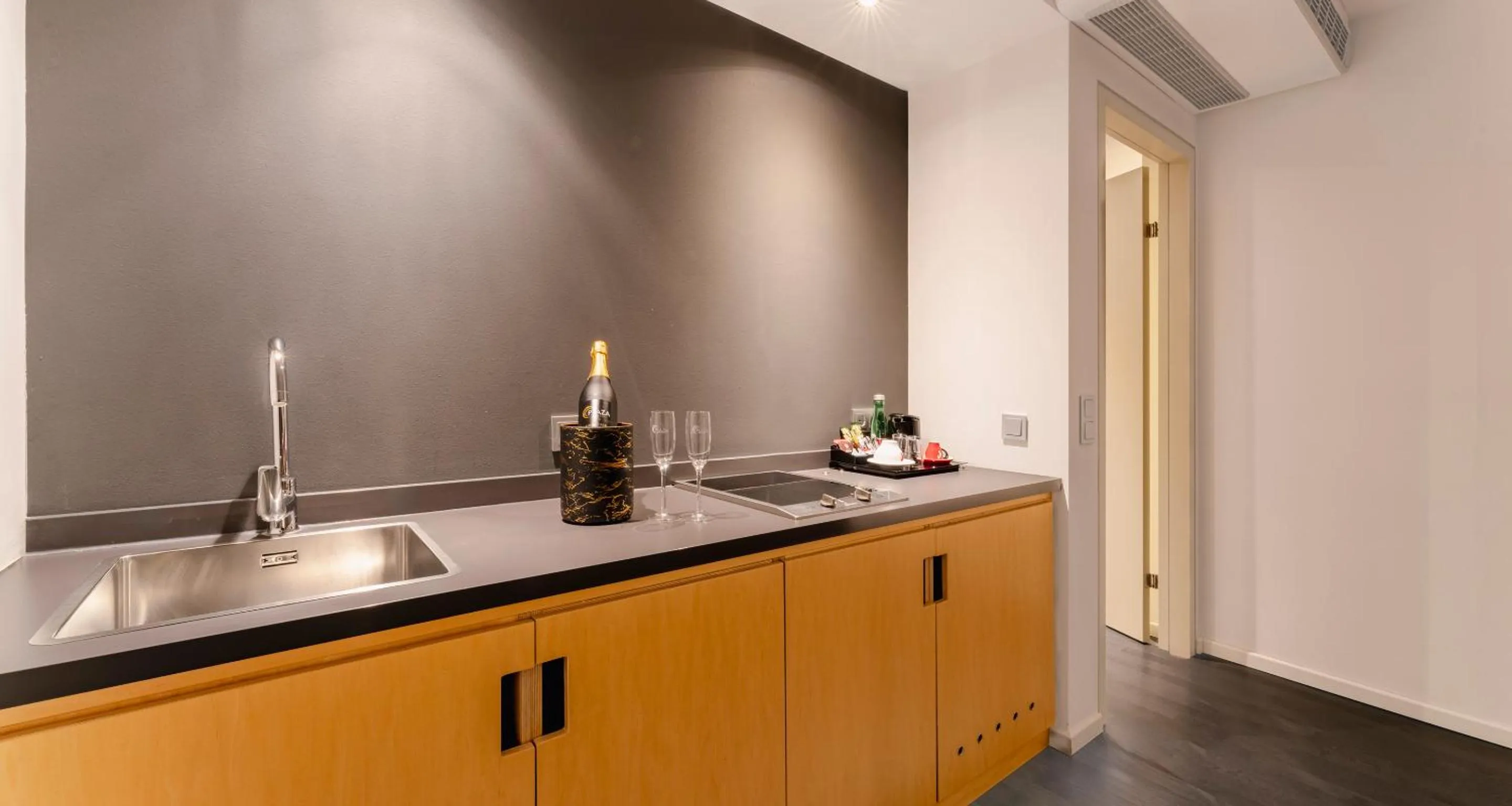 Kitchen or kitchenette, Kitchen/Kitchenette in Roomz Graz