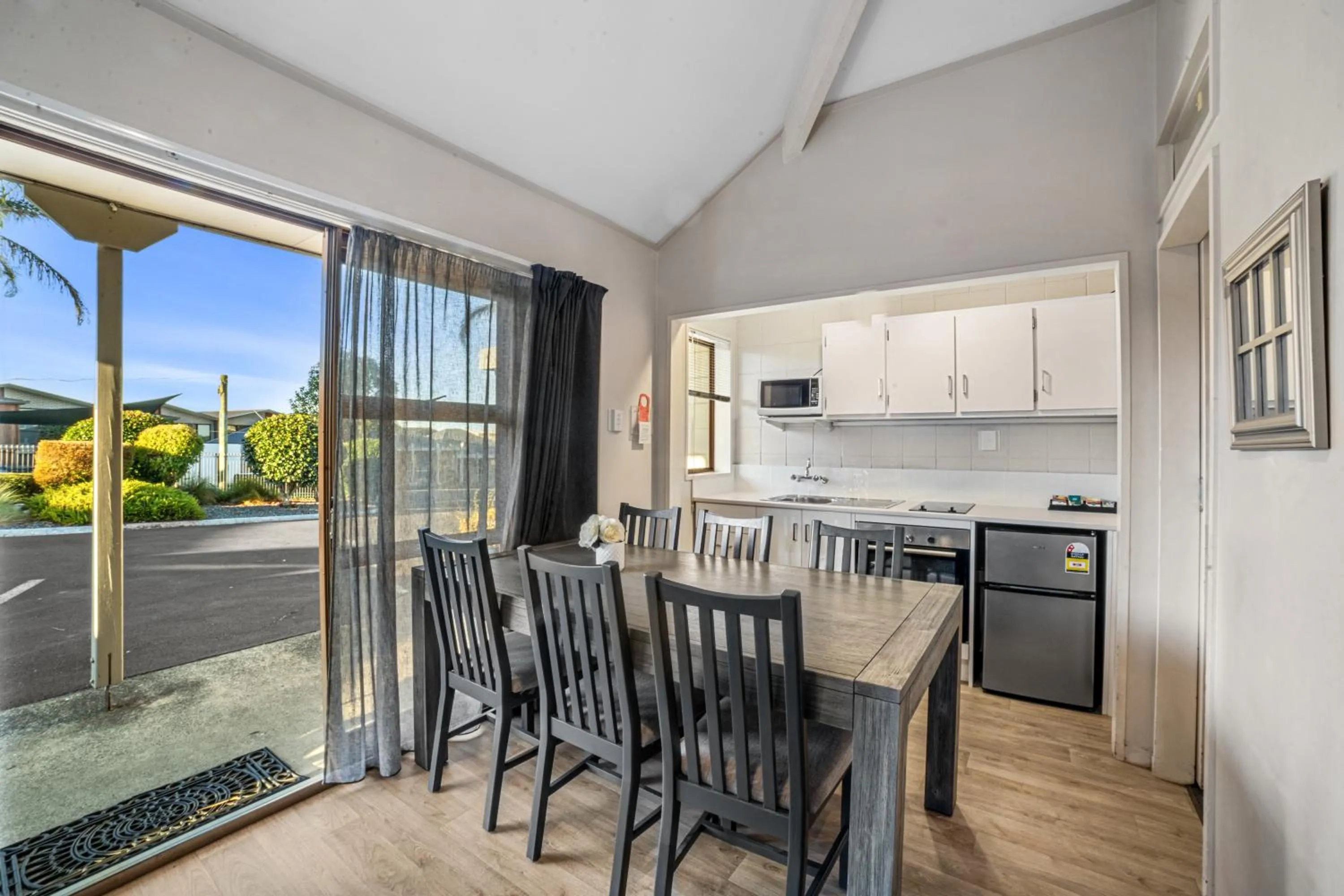 Dining area in Cameron Road Motel