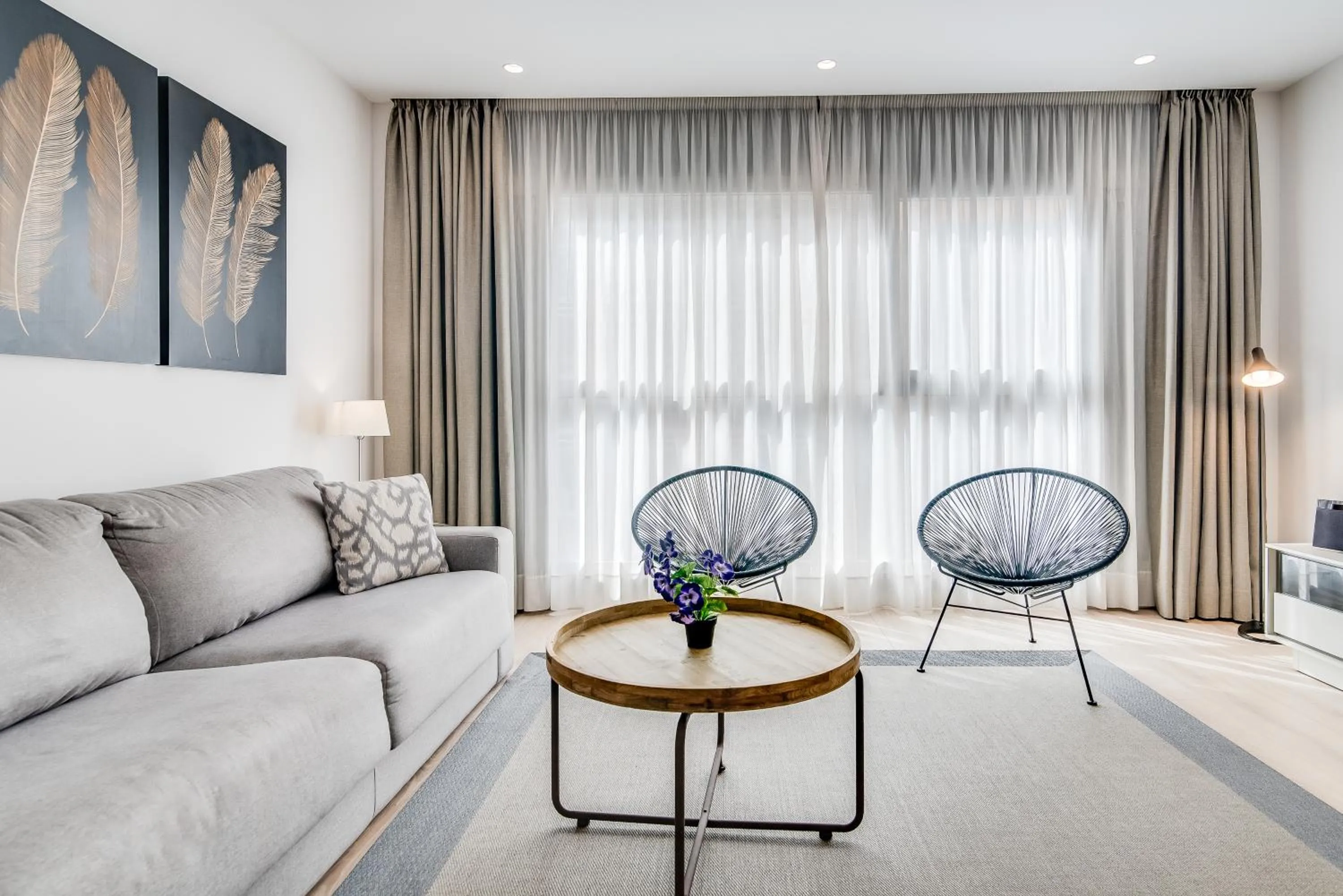 Seating area in Smartr Las Palmas