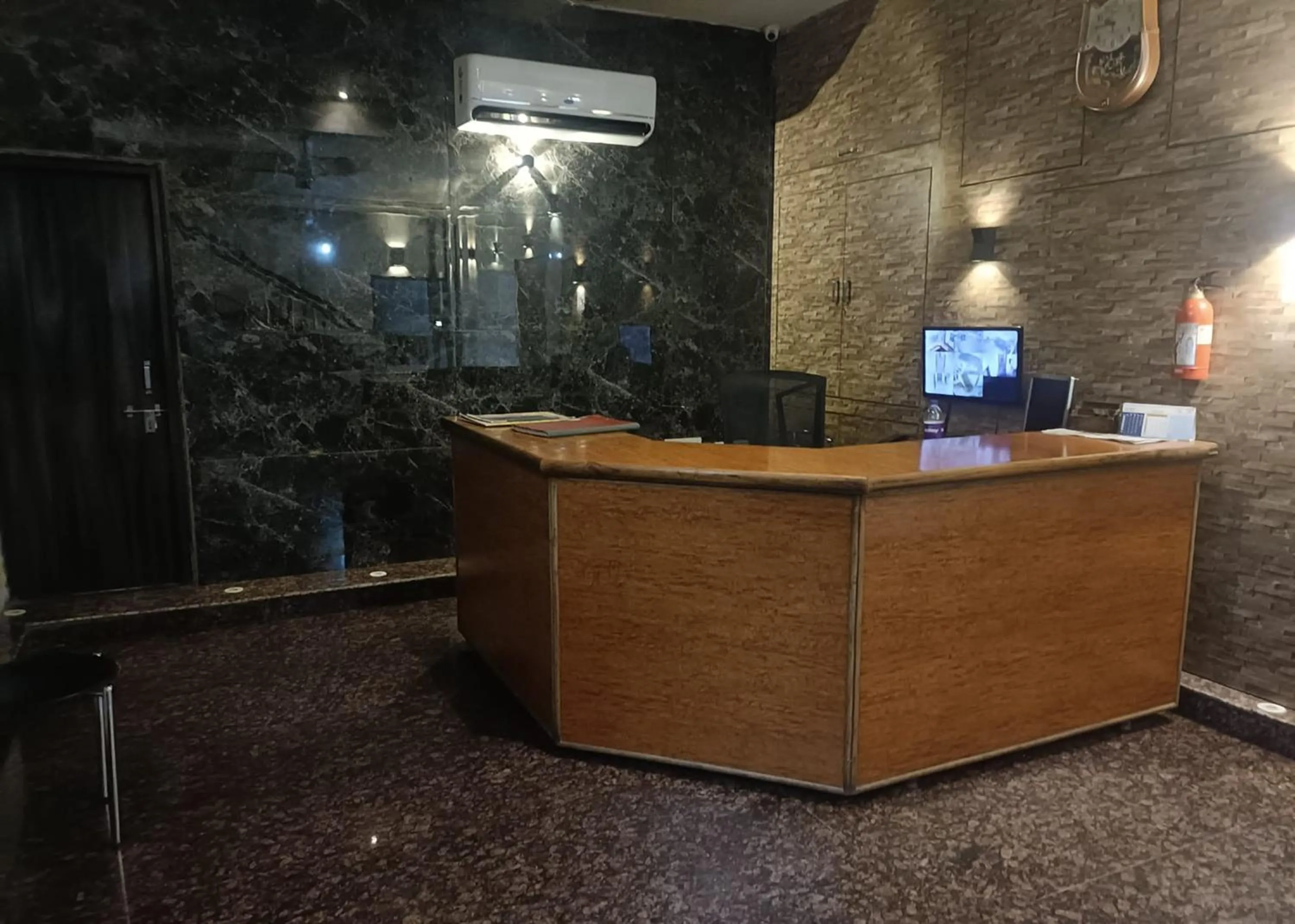 Lobby or reception in Hotel Purohit Sindhi Camp