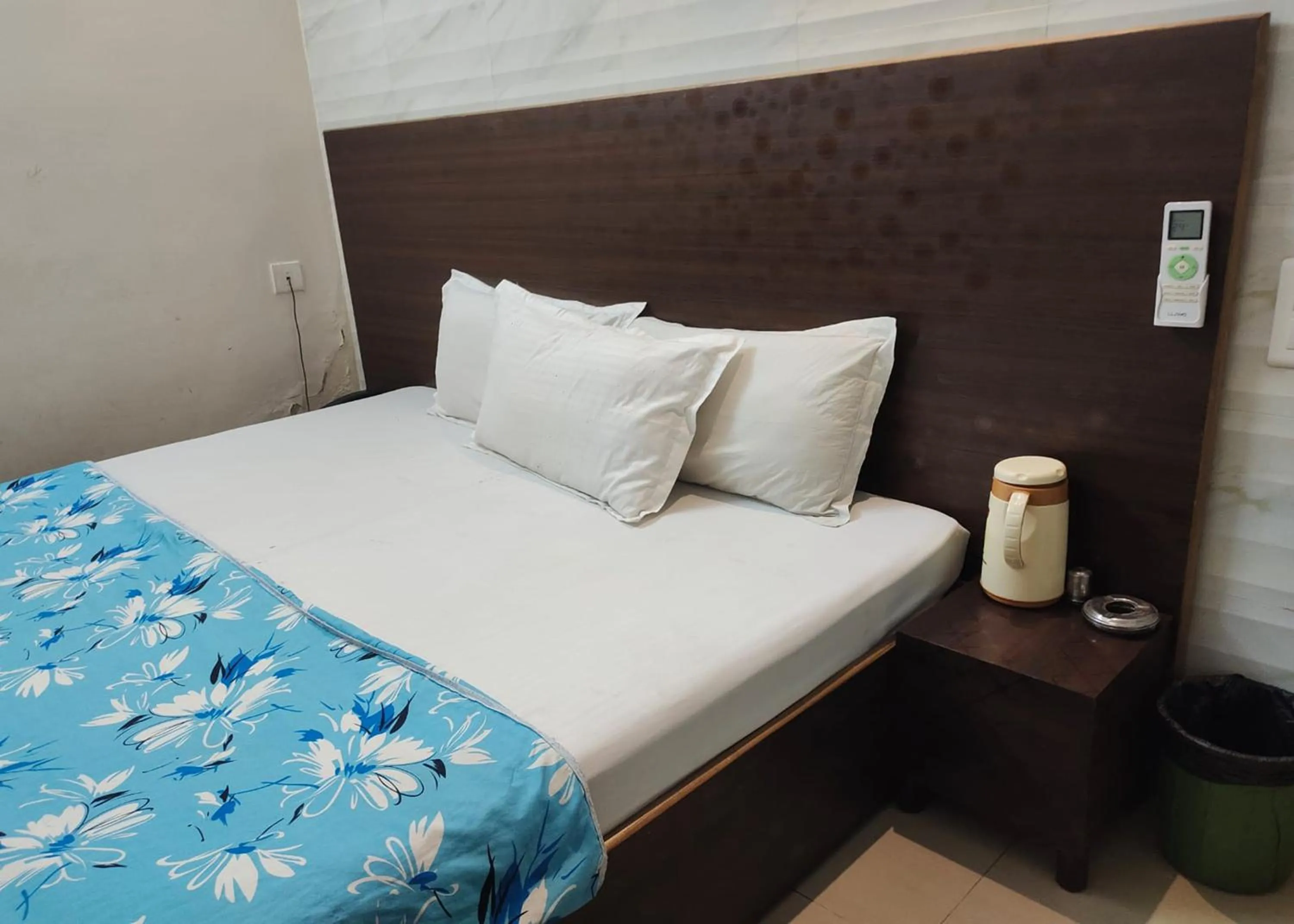 Bedroom, Bed in Hotel Purohit Sindhi Camp