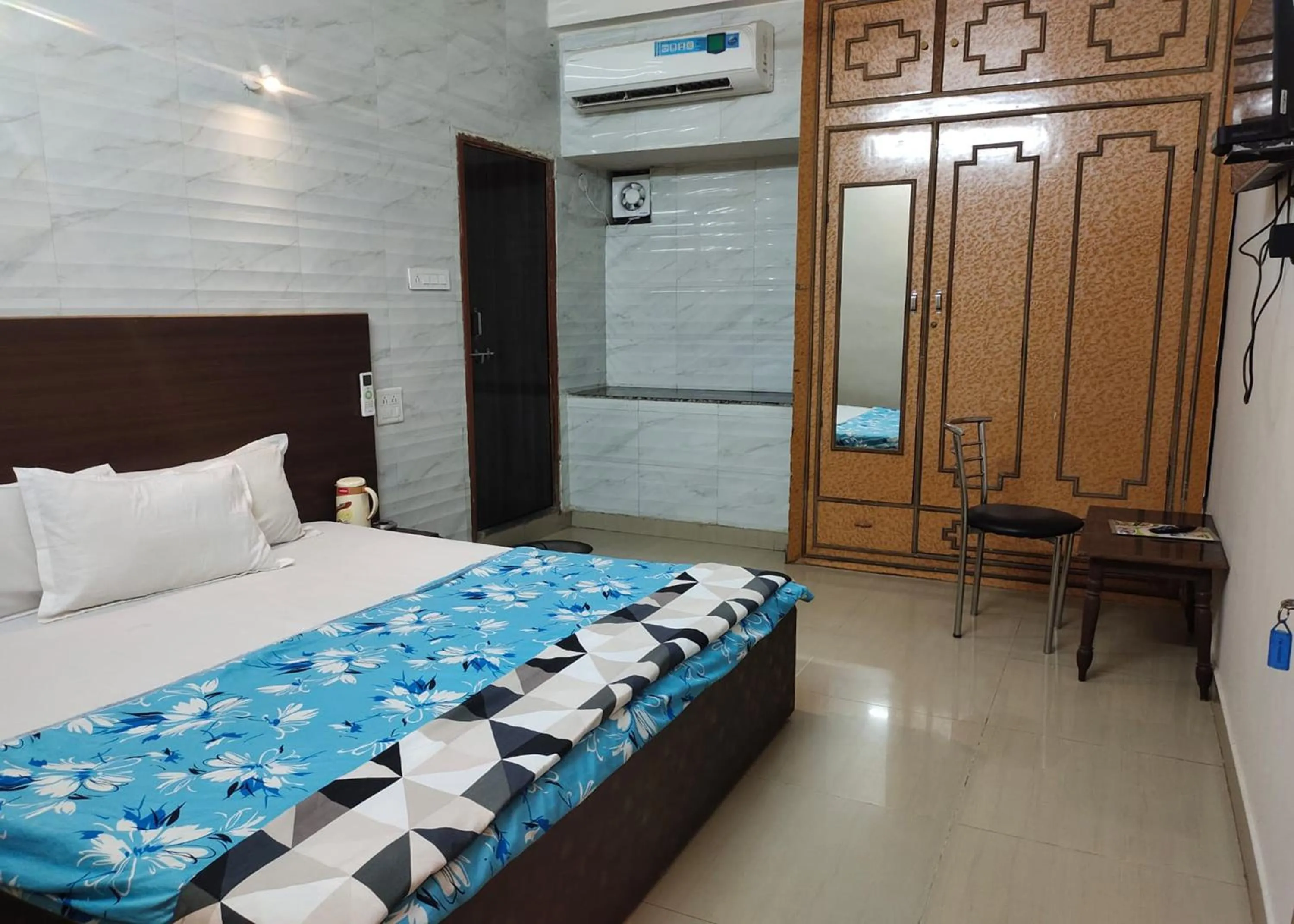Bedroom, Bed in Hotel Purohit Sindhi Camp