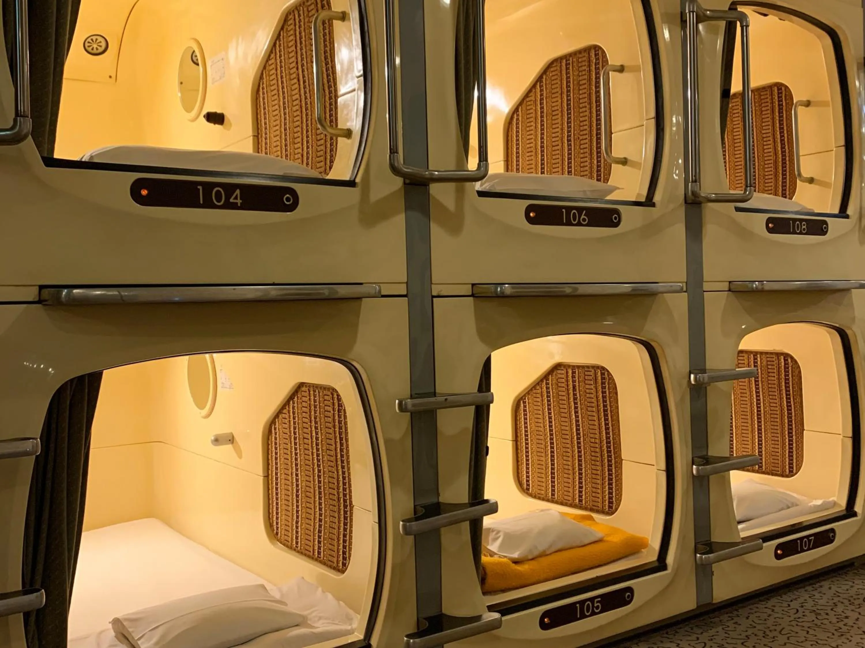 Bed in Funabashi Grand Sauna and Capsule Hotel