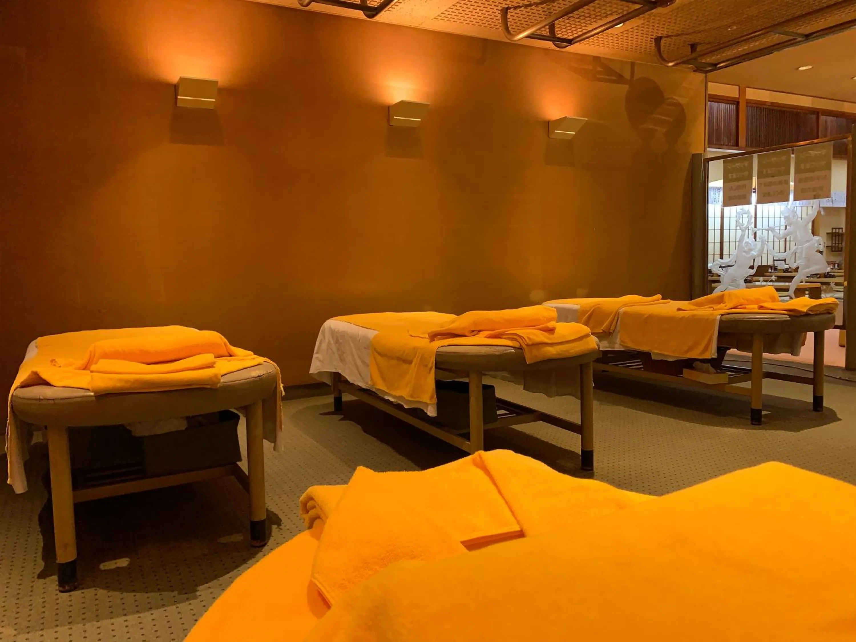 Massage in Funabashi Grand Sauna and Capsule Hotel