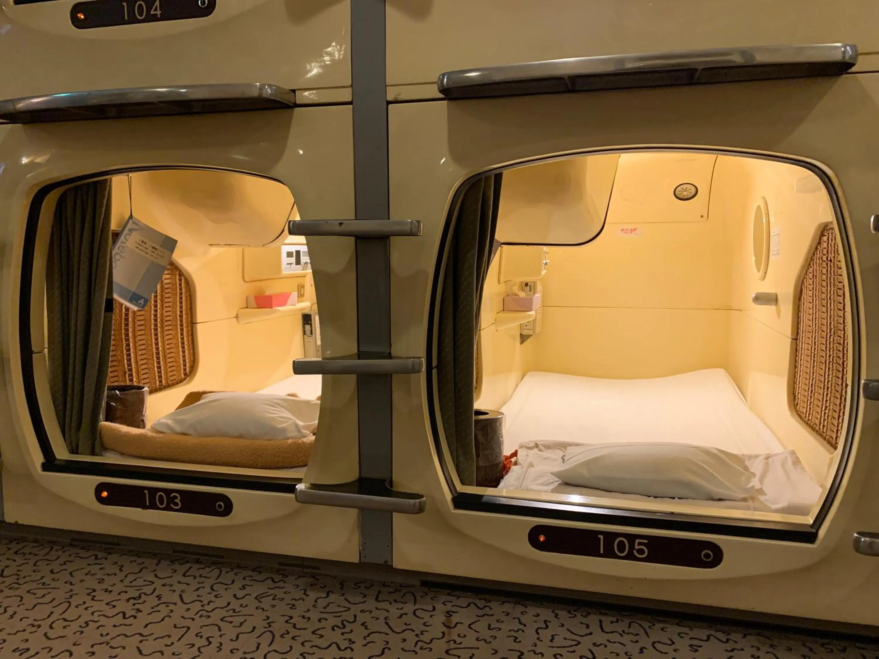 Bed in Funabashi Grand Sauna and Capsule Hotel