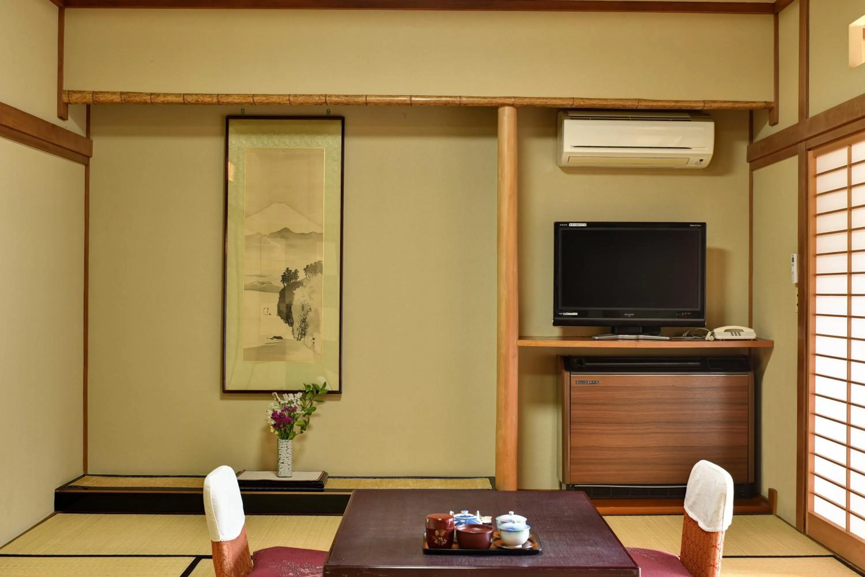 Photo of the whole room in Rakusuien