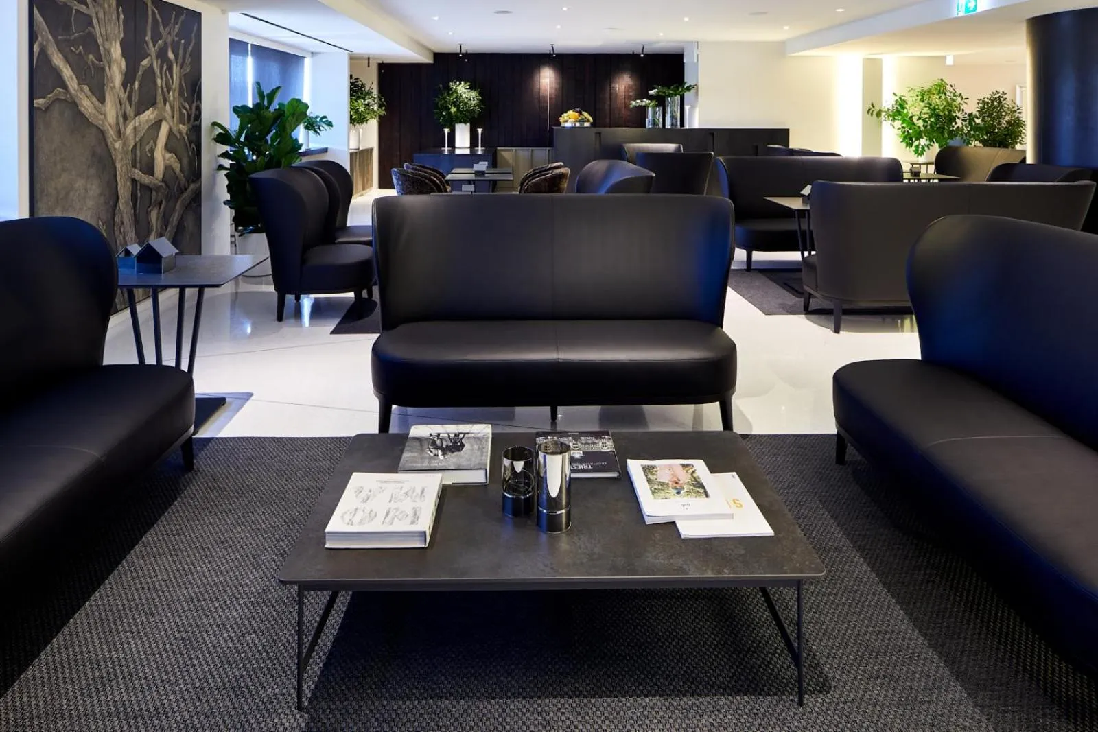 Communal lounge/ TV room in Delparco Hotel