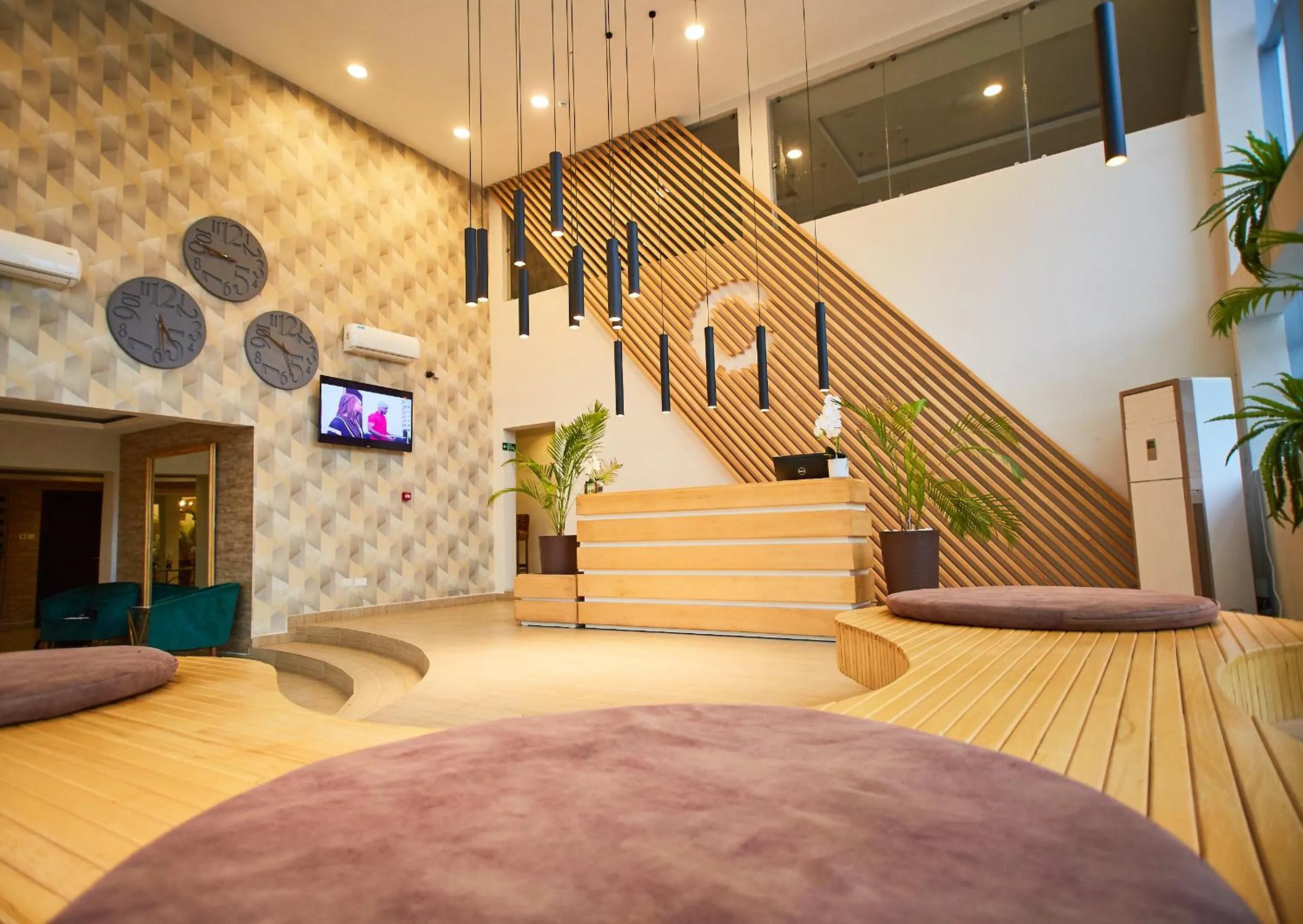 Lobby or reception in The Cabin Hotel