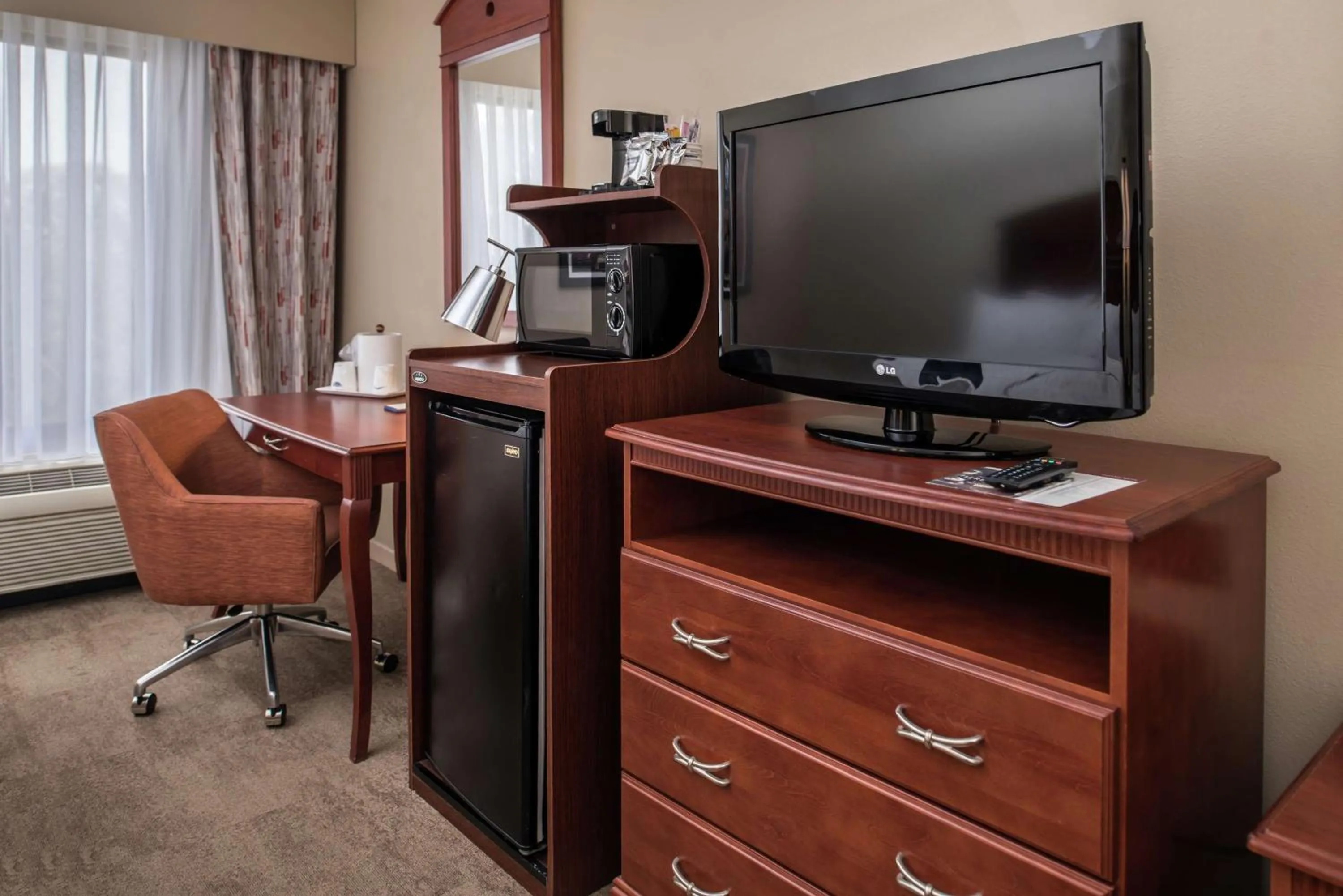 Bedroom in Hampton Inn Columbia Northeast-Fort Jackson Area