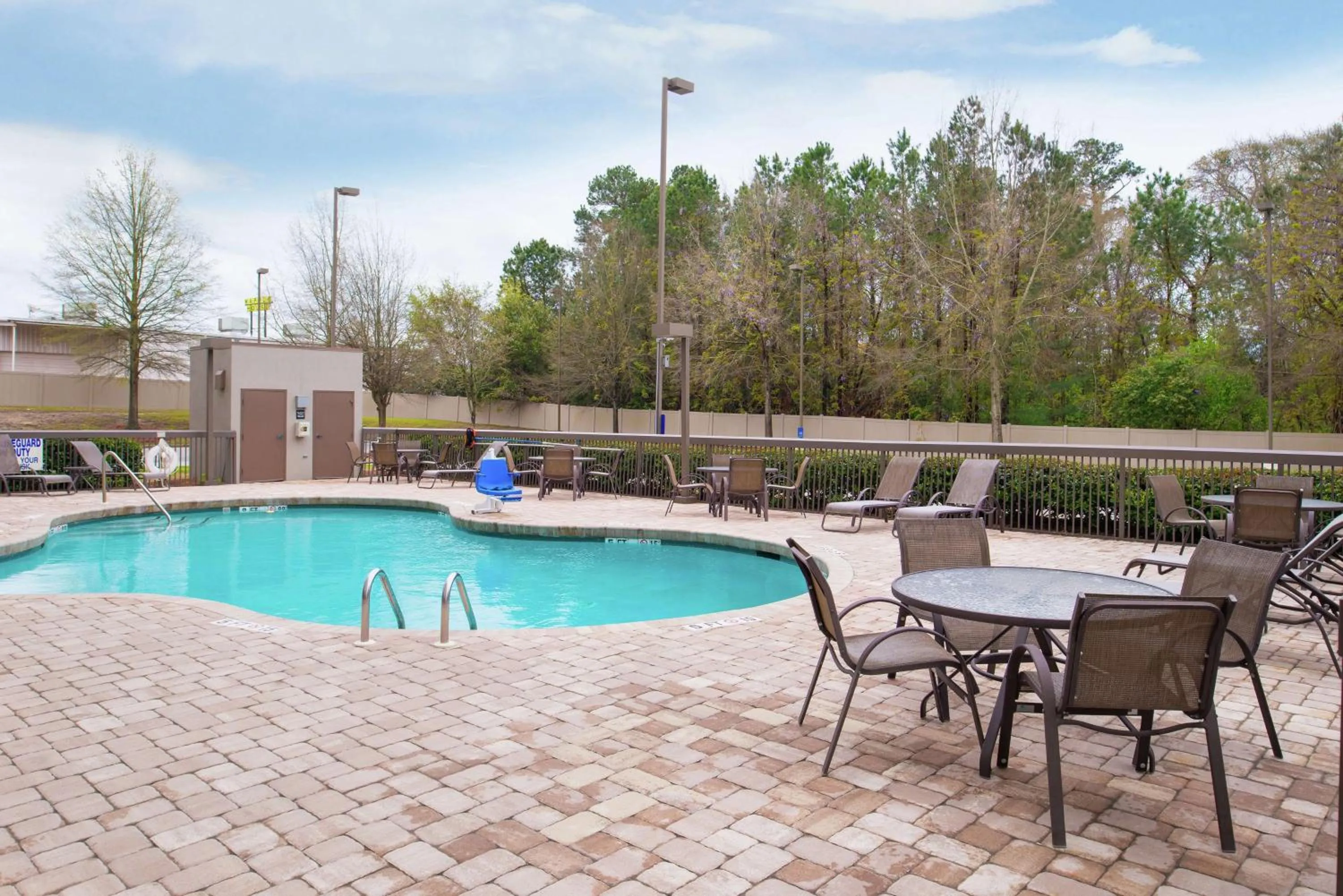 Pool view in Hampton Inn Columbia Northeast-Fort Jackson Area
