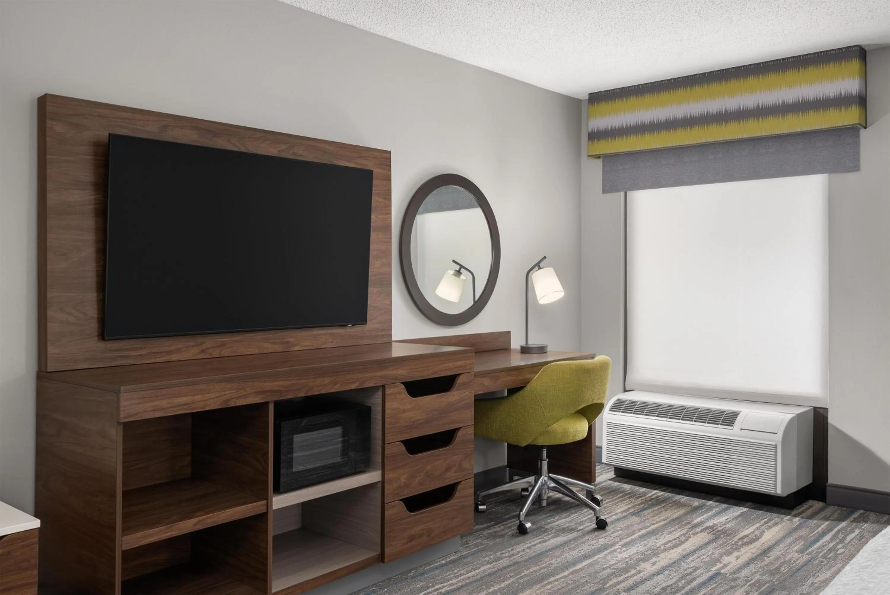 Bedroom in Hampton Inn Columbia Northeast-Fort Jackson Area