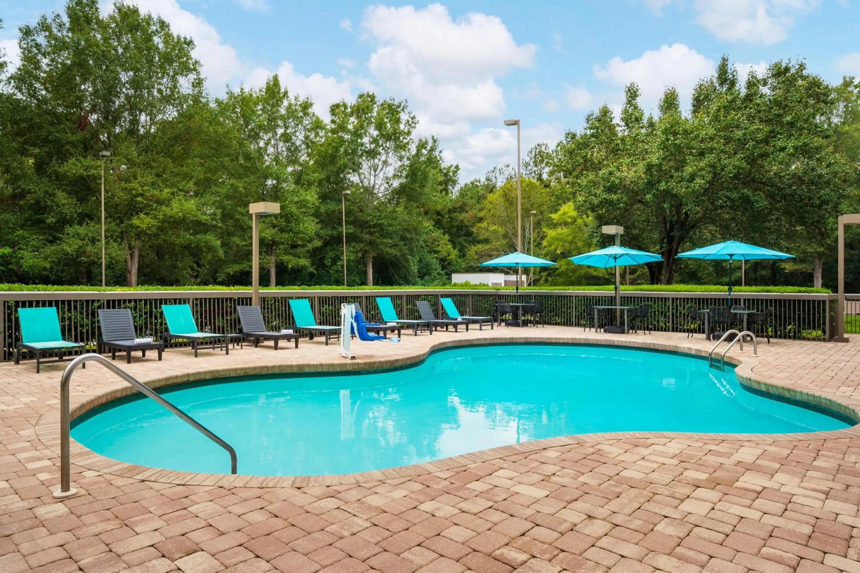 Swimming pool in Hampton Inn Columbia Northeast-Fort Jackson Area