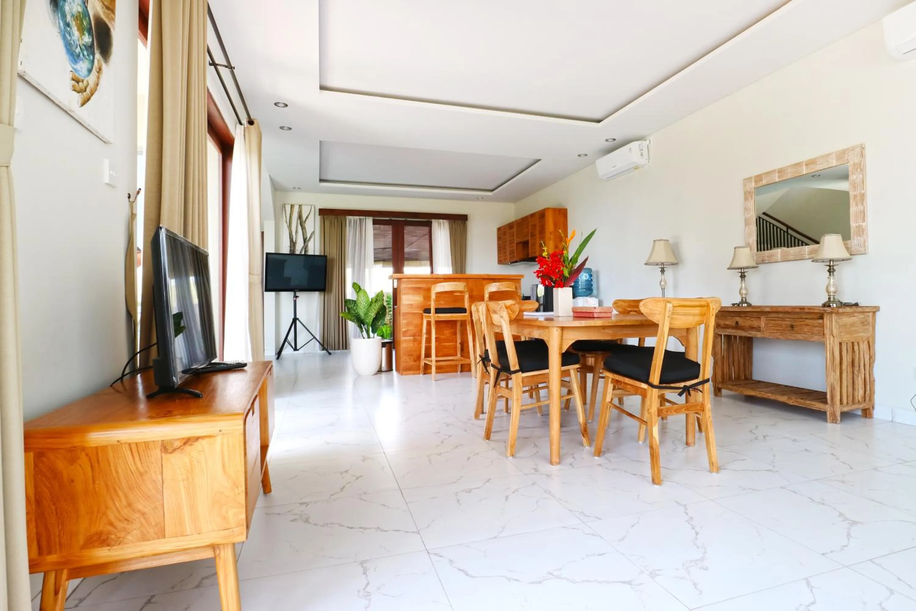 Dining area in The Ocean Views Luxury Villas & Apartment