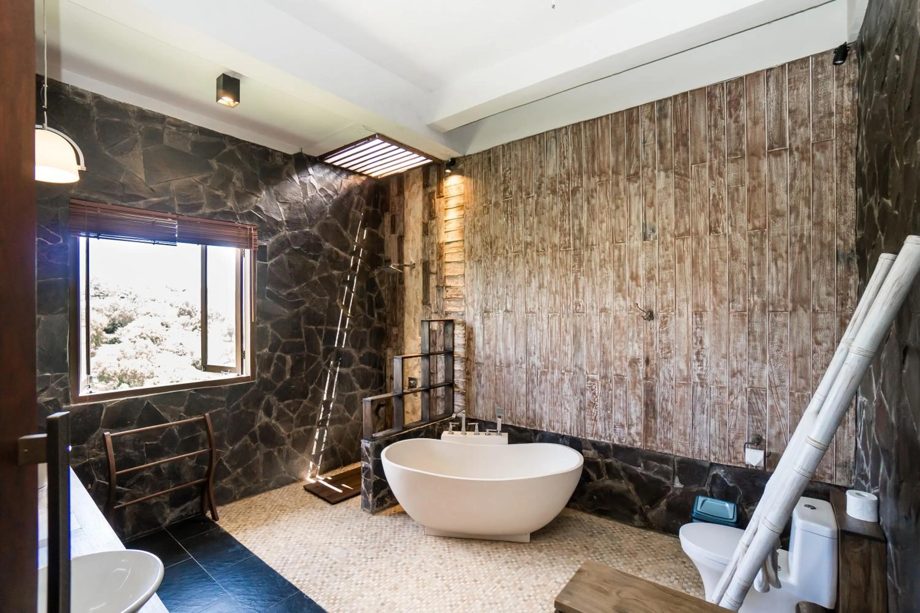 Bathroom in The Ocean Views Luxury Villas & Apartment