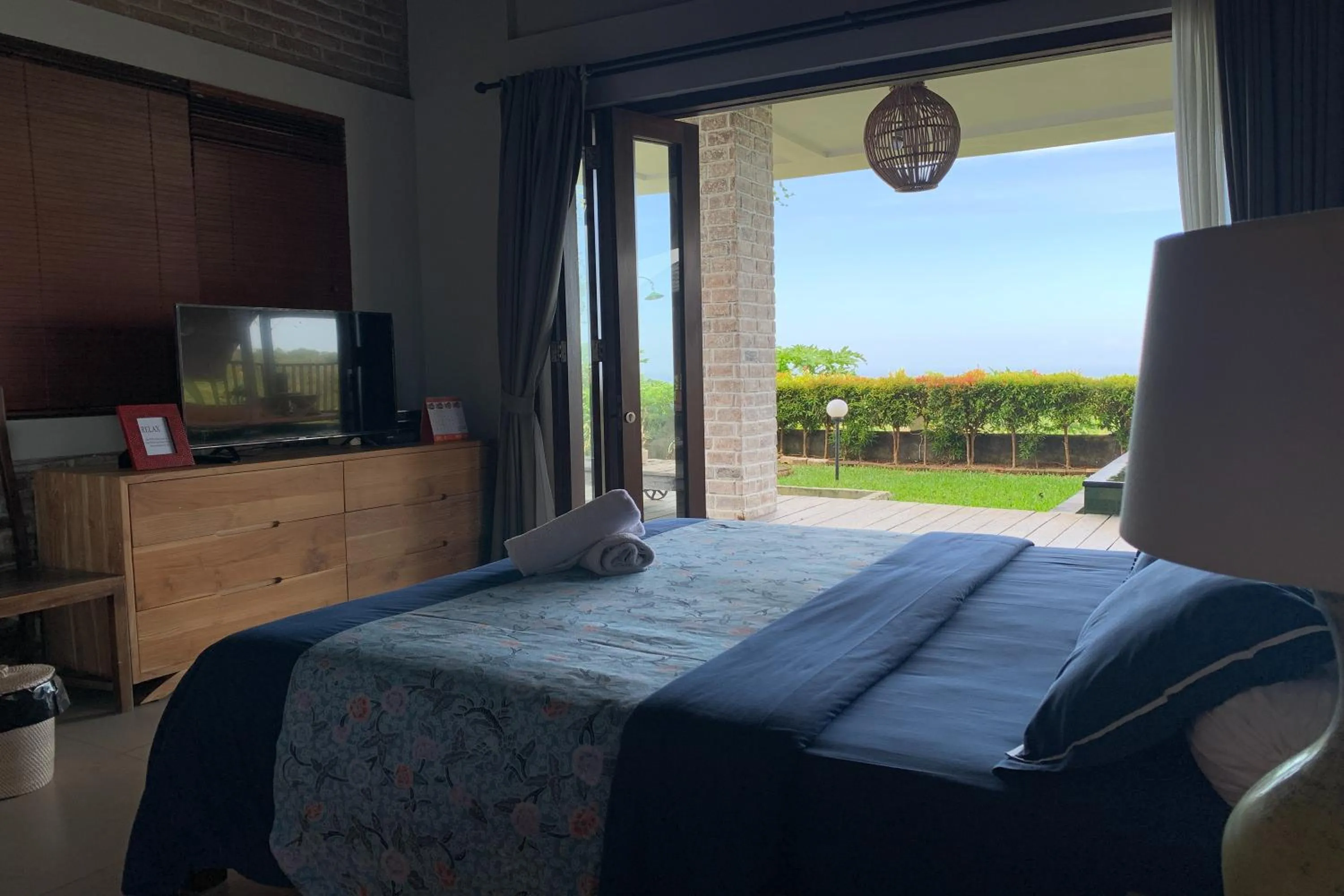 Bed in The Ocean Views Luxury Villas & Apartment