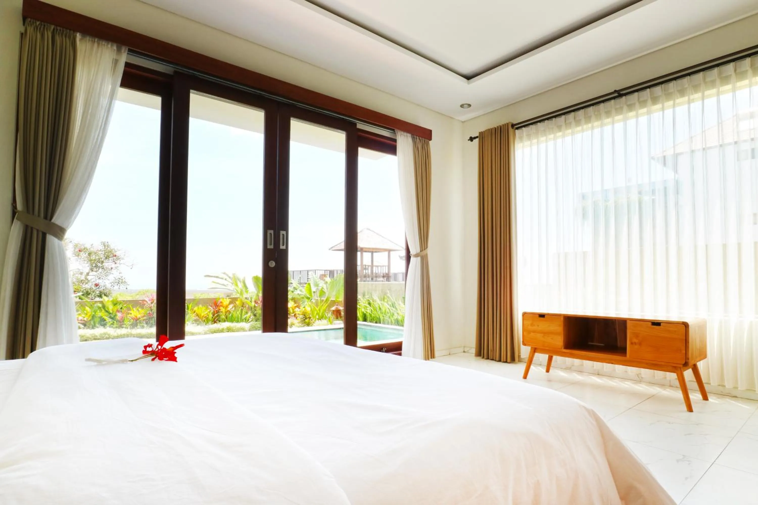 Bedroom, Bed in The Ocean Views Luxury Villas & Apartment