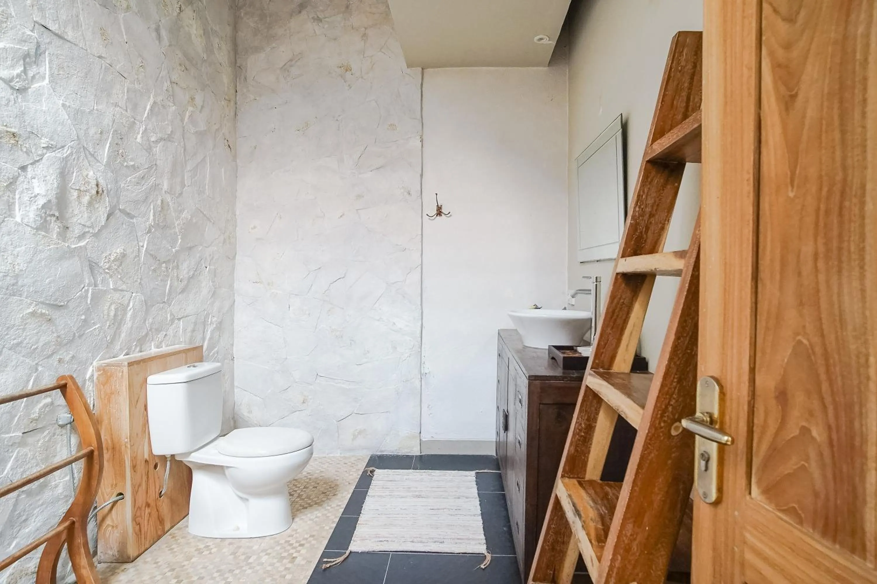 Bathroom in The Ocean Views Luxury Villas & Apartment