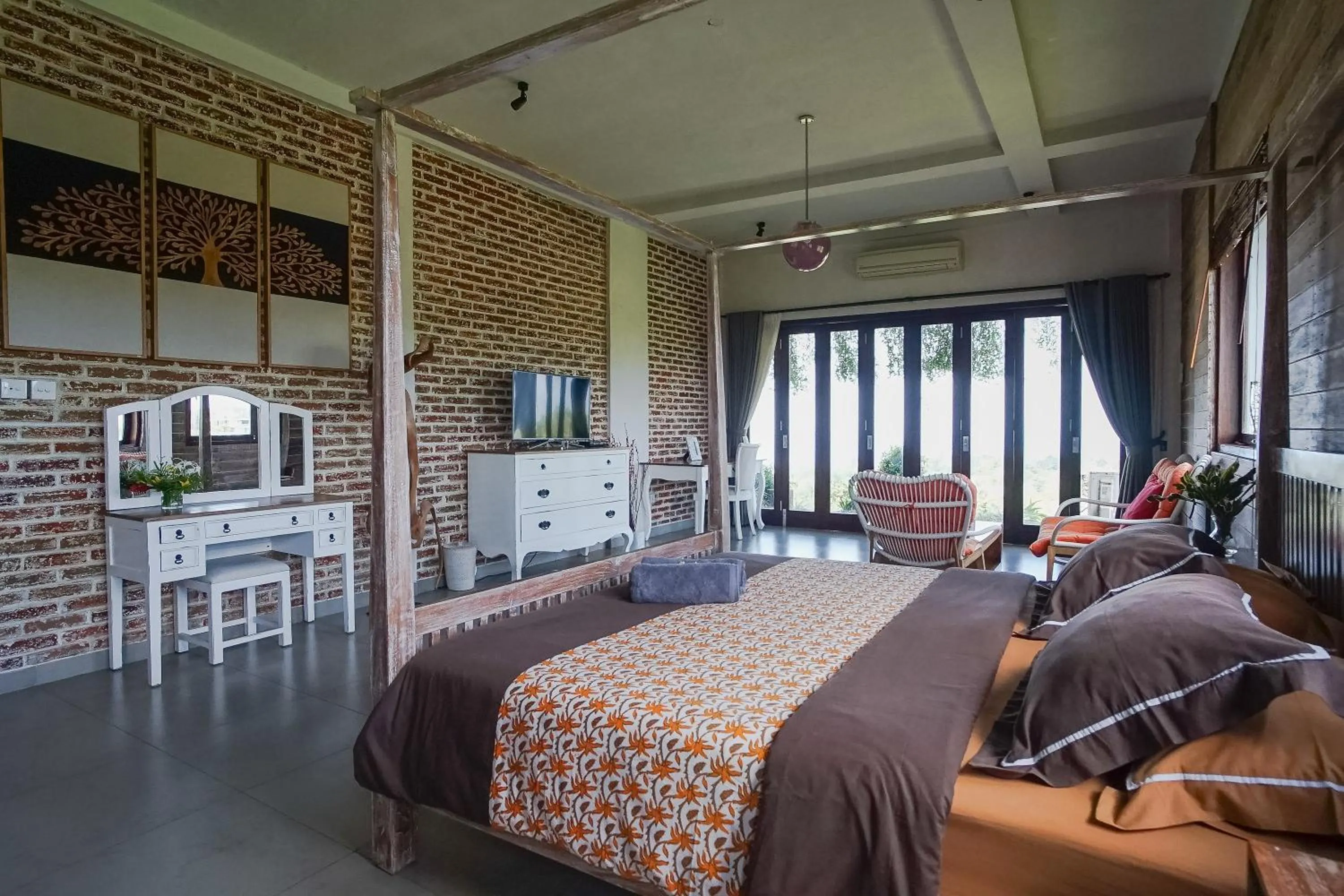 Bed in The Ocean Views Luxury Villas & Apartment