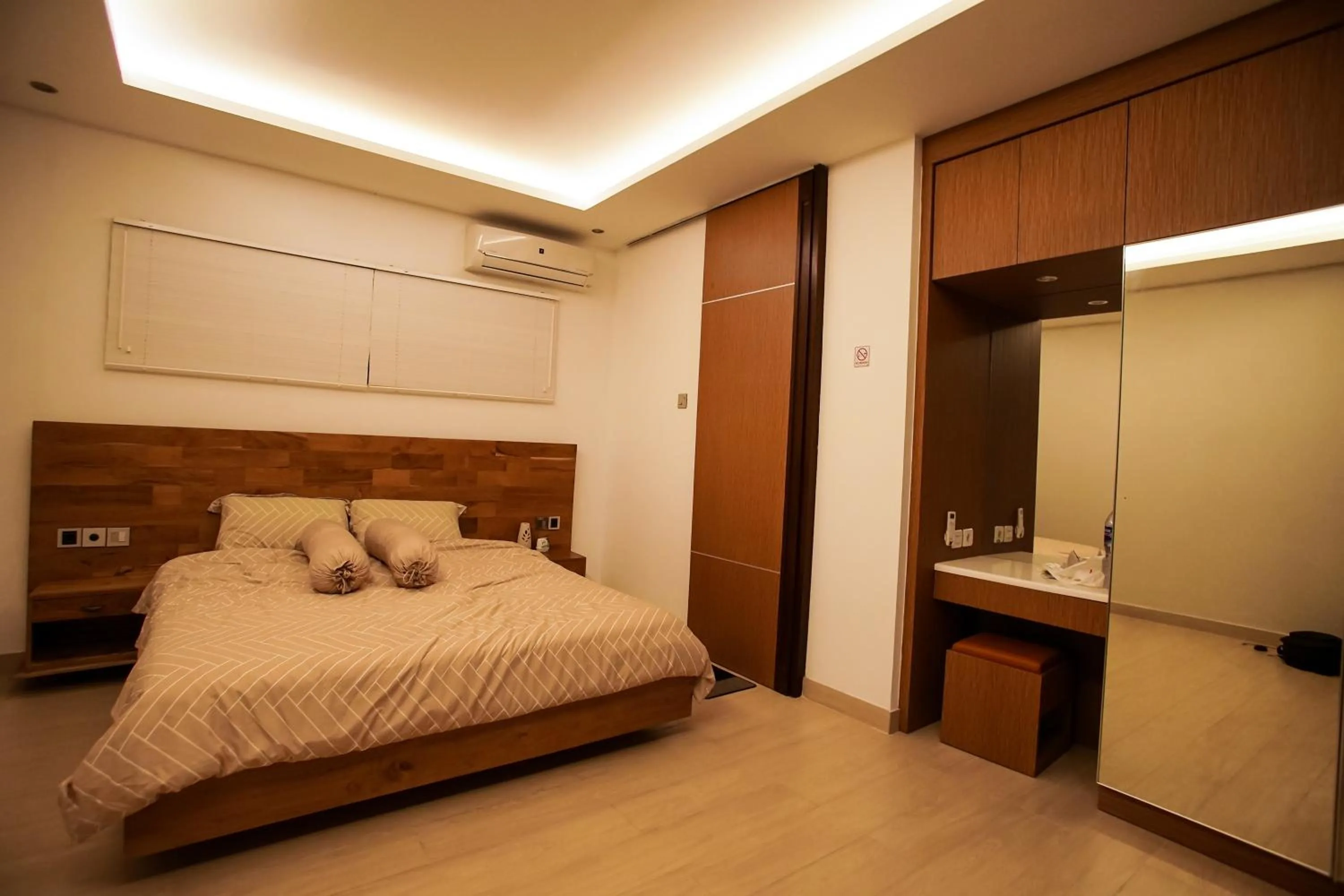 Bed in The Ocean Views Luxury Villas & Apartment