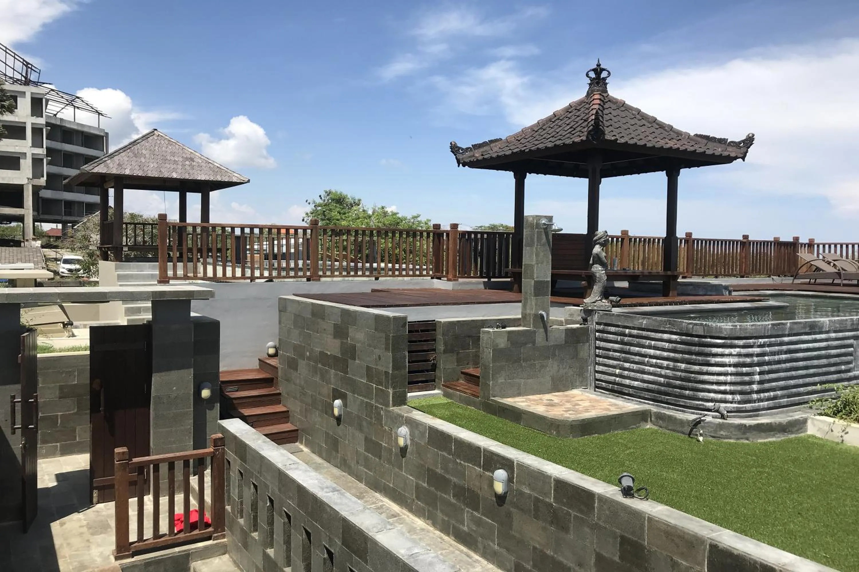 Day in The Ocean Views Luxury Villas & Apartment