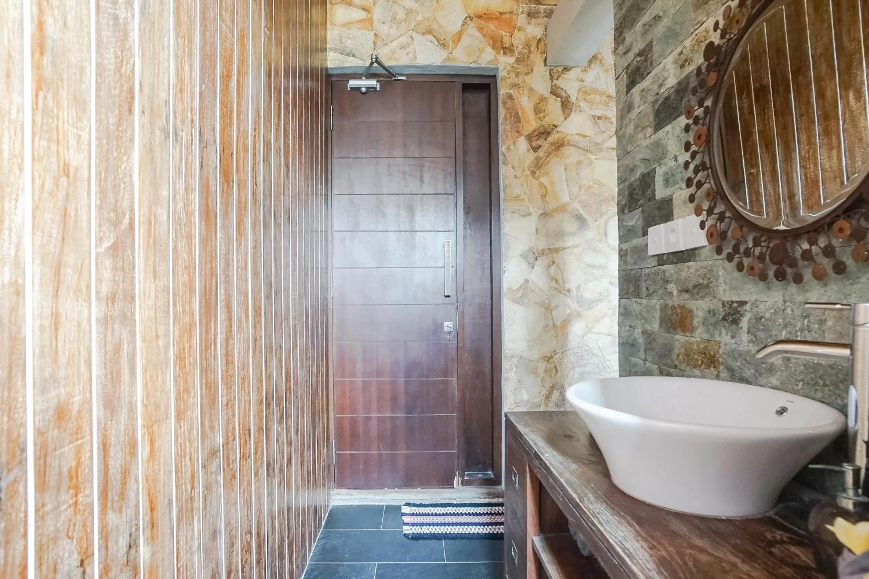Bathroom in The Ocean Views Luxury Villas & Apartment