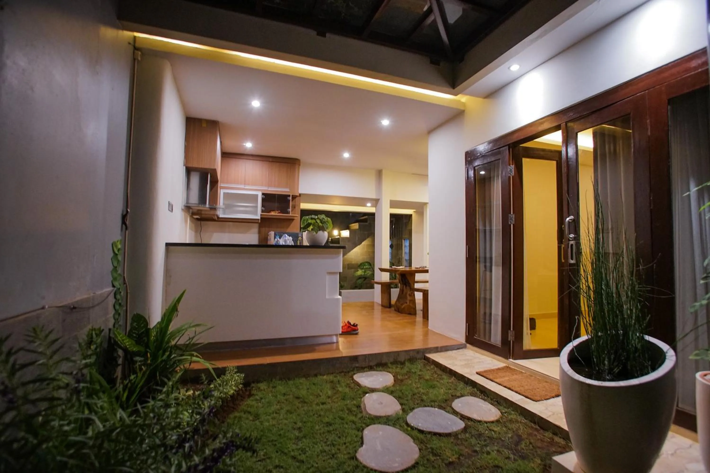 Kitchen or kitchenette in The Ocean Views Luxury Villas & Apartment