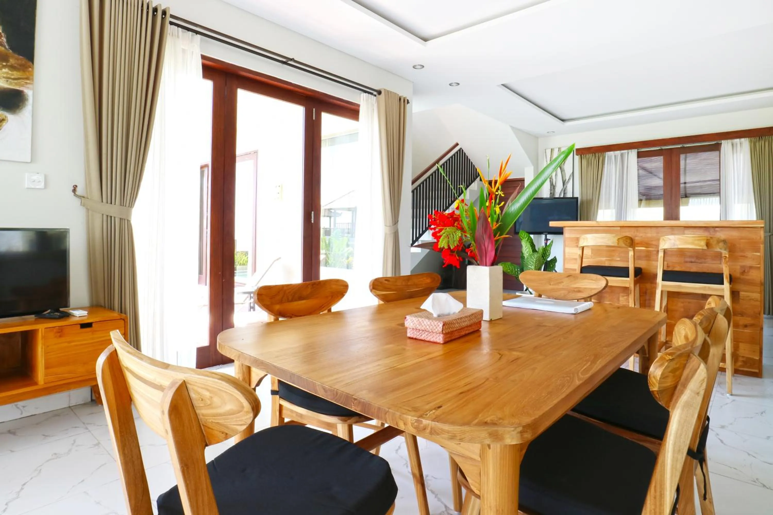 Dining area in The Ocean Views Luxury Villas & Apartment