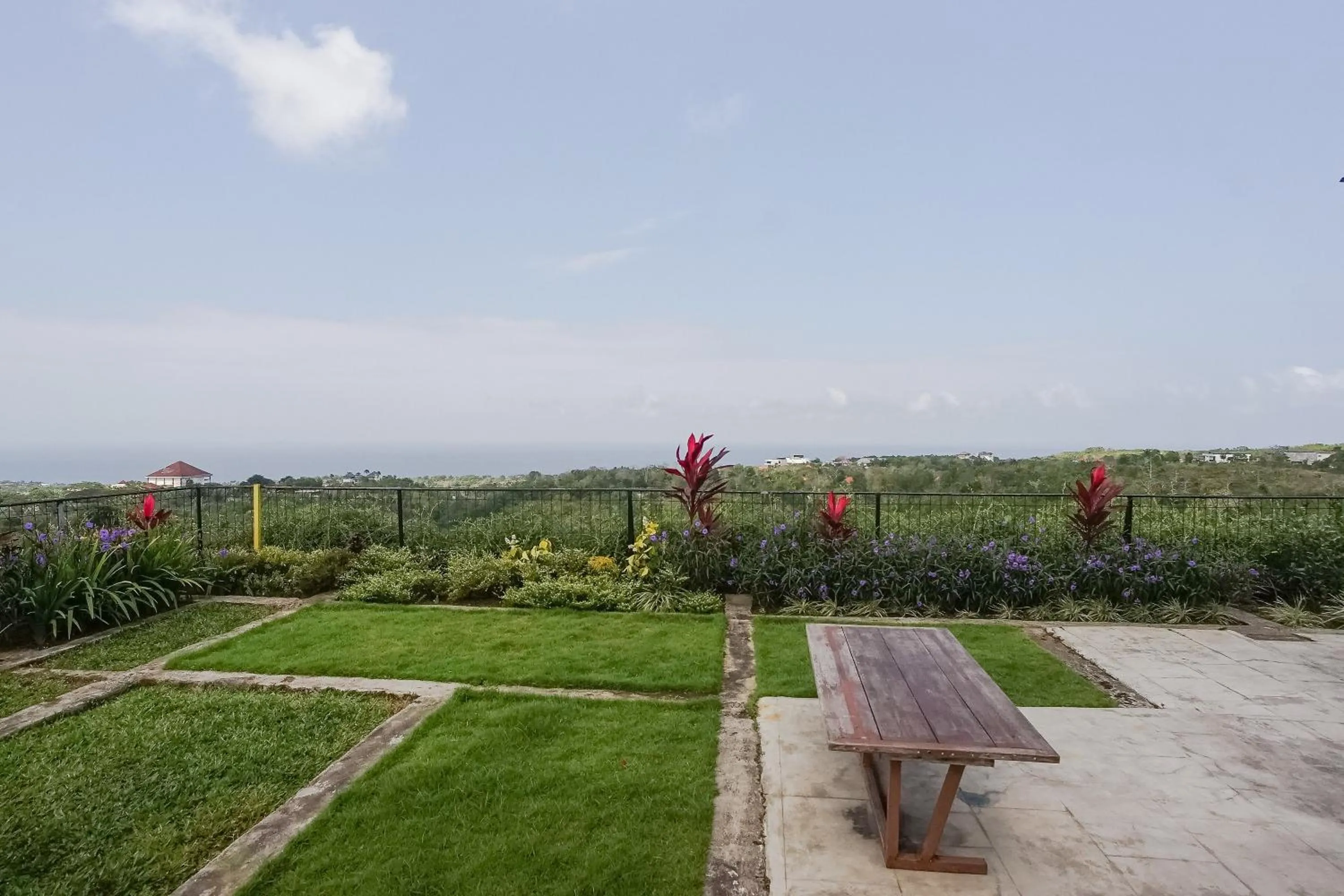 Garden in The Ocean Views Luxury Villas & Apartment