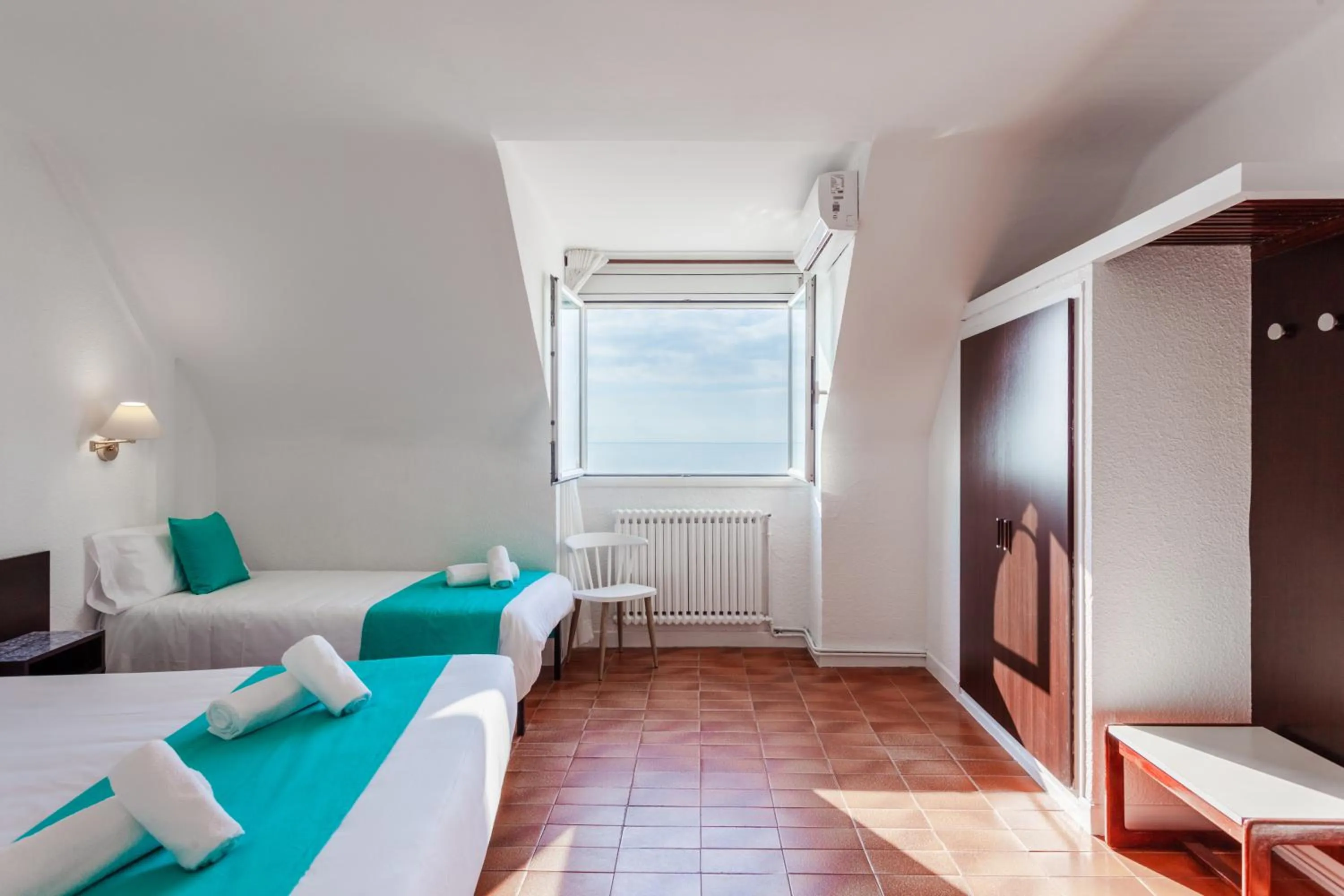 Bed in Checkin Torredembarra