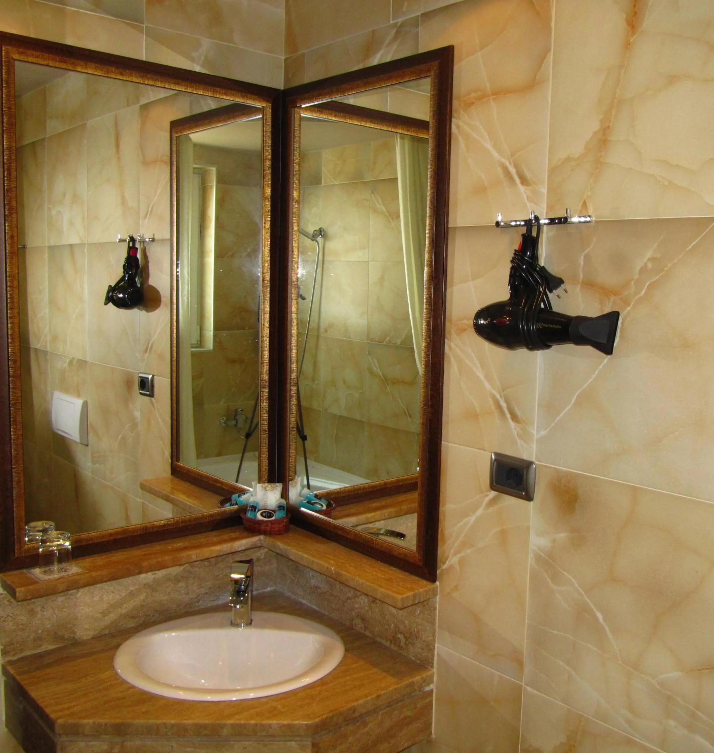 Bathroom in Hotel Doro City