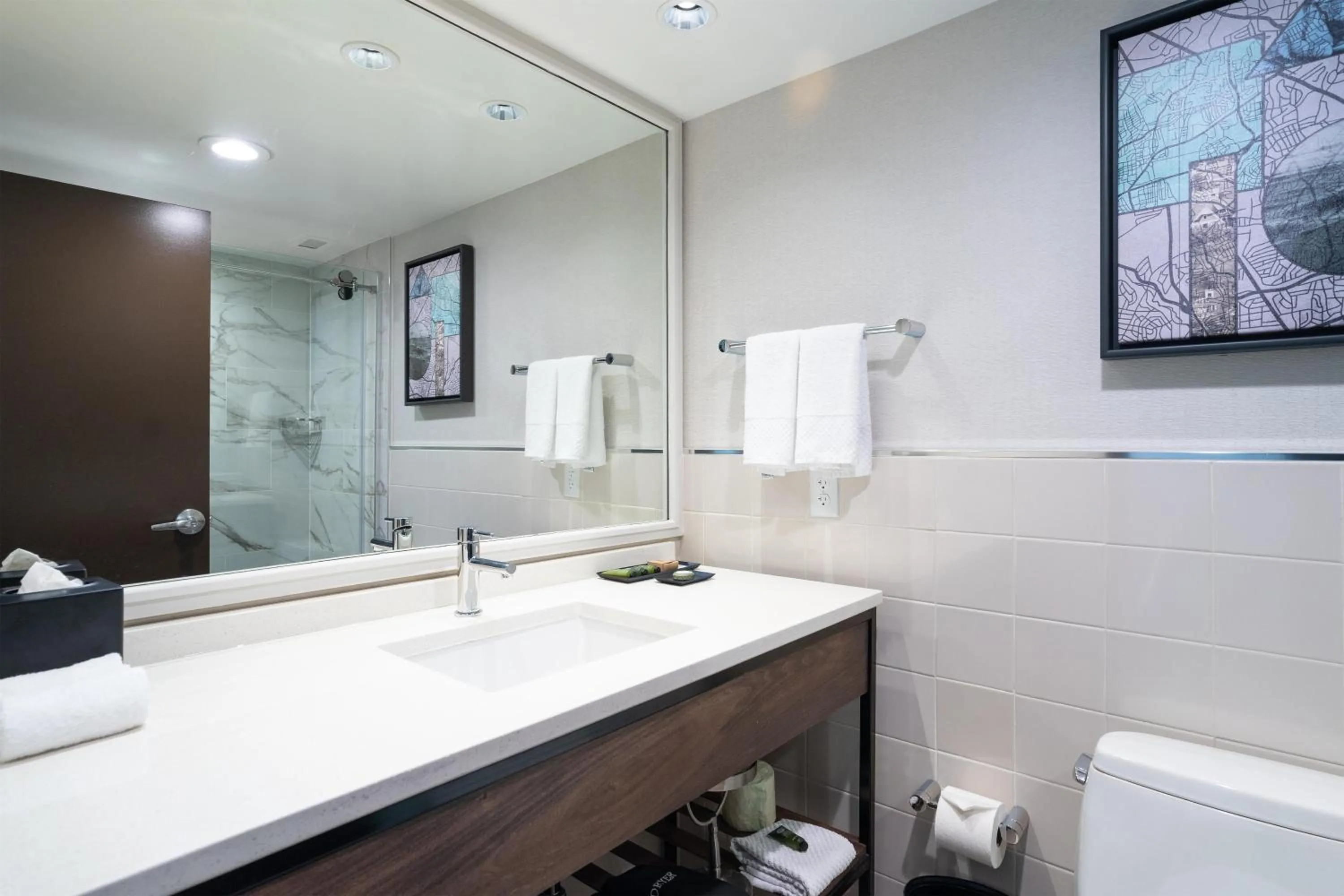 Bathroom in The Bethesdan Hotel, Tapestry Collection by Hilton