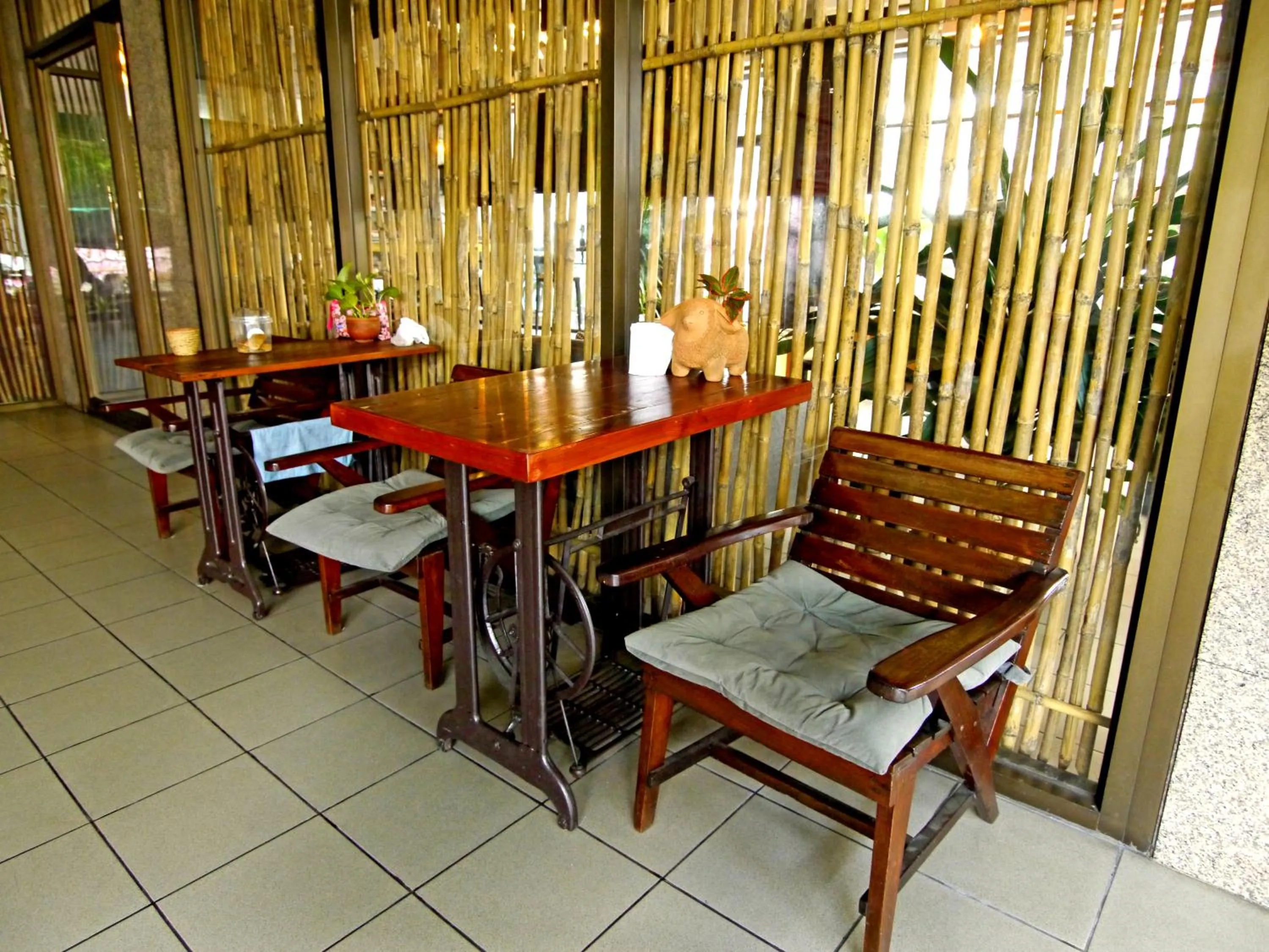 Living room in Mam's House Khaosan